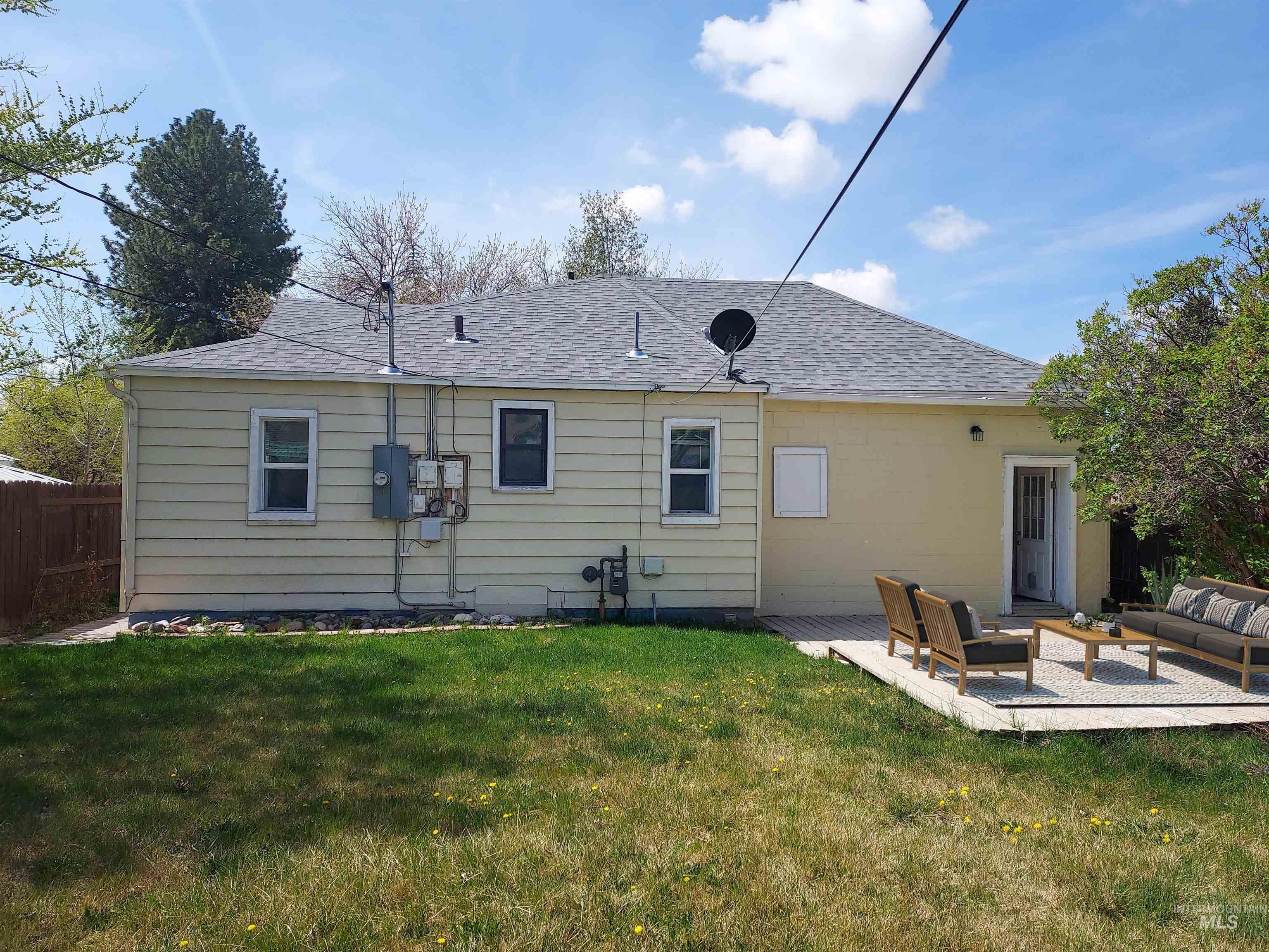 944 J St Property Photo 8