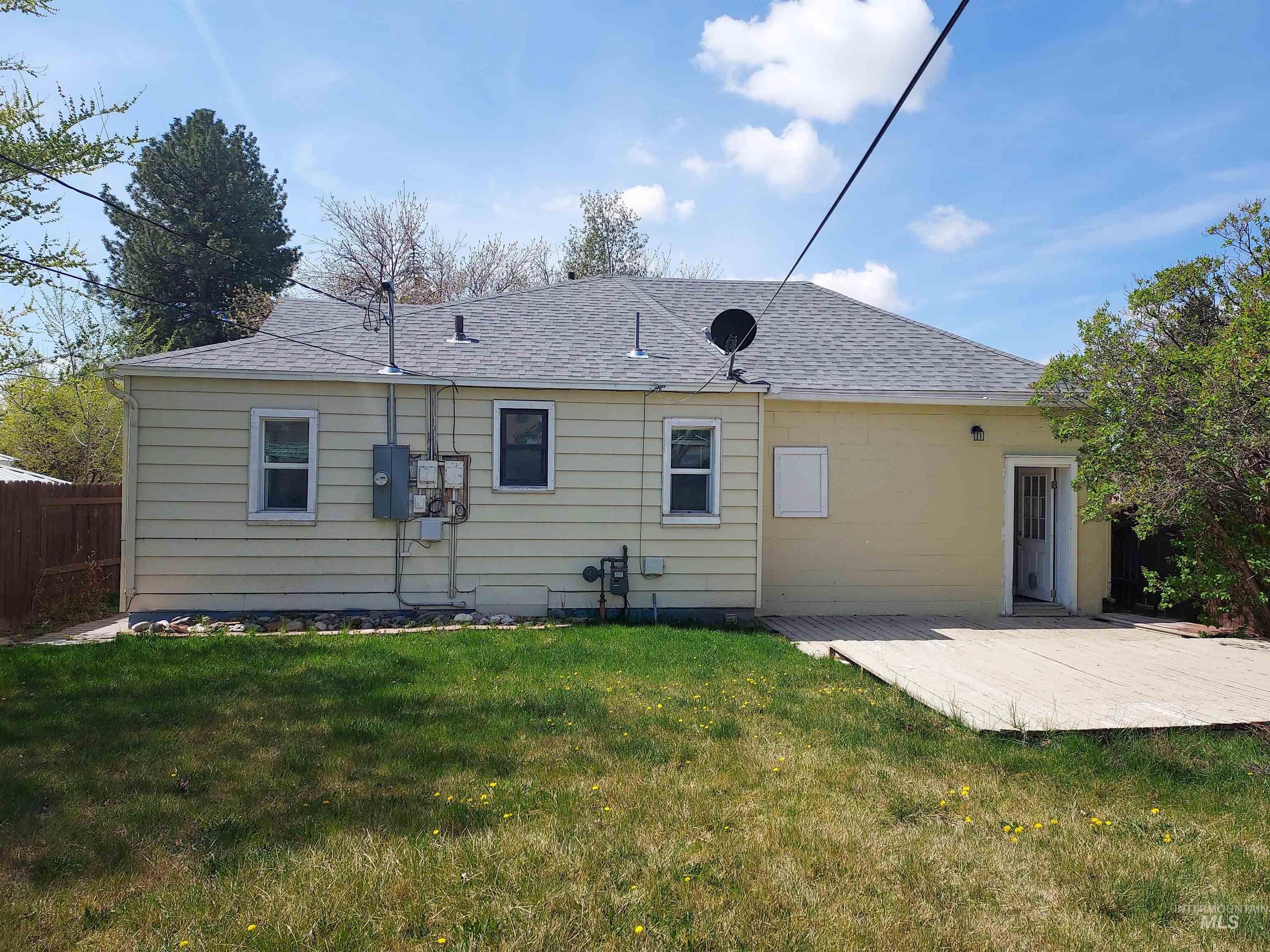 944 J St Property Photo 9