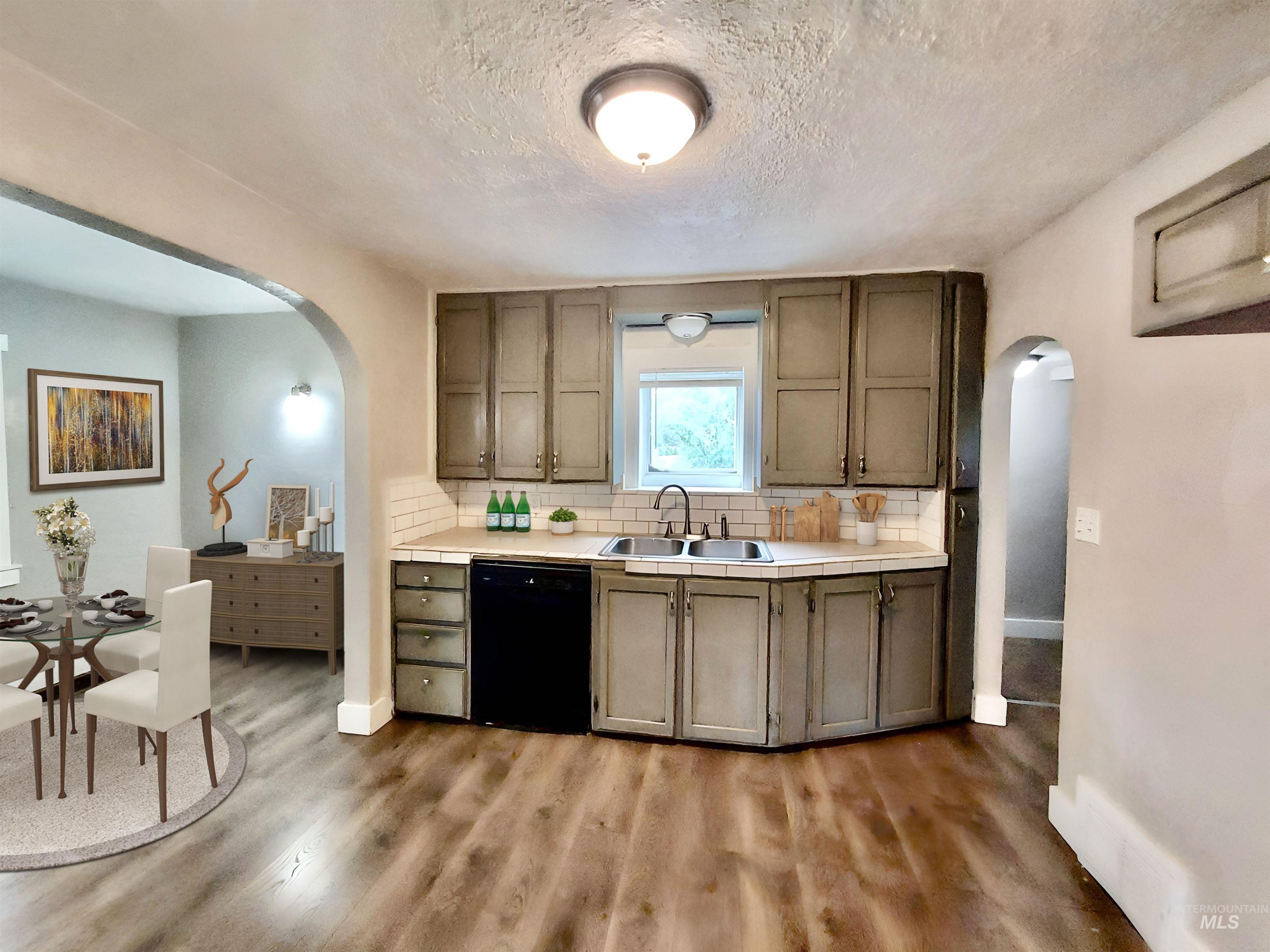 944 J St Property Photo 16