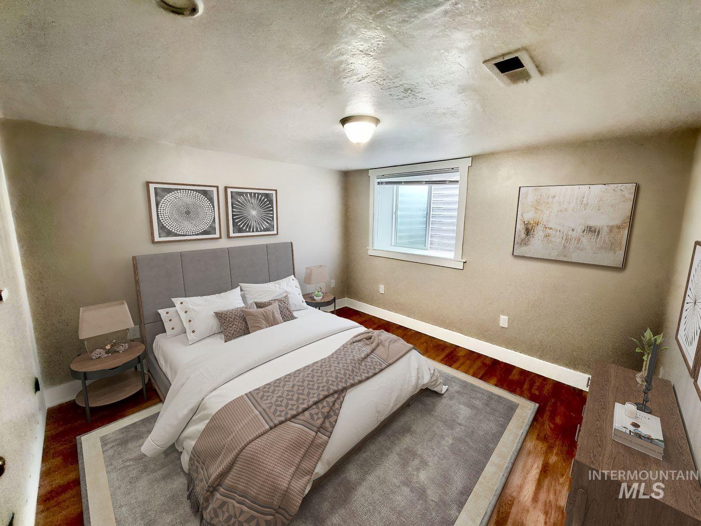 944 J St Property Photo 18