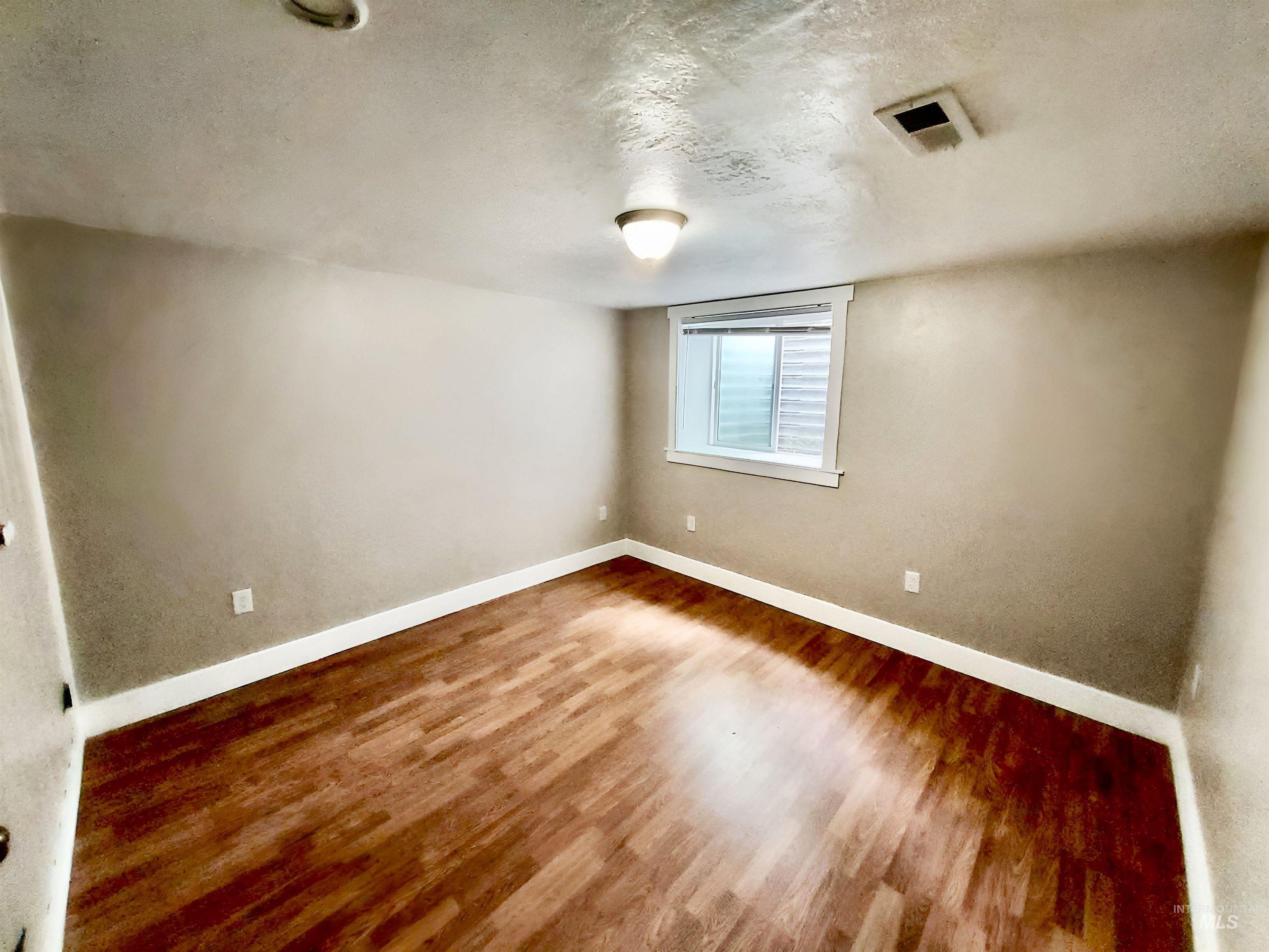 944 J St Property Photo 19