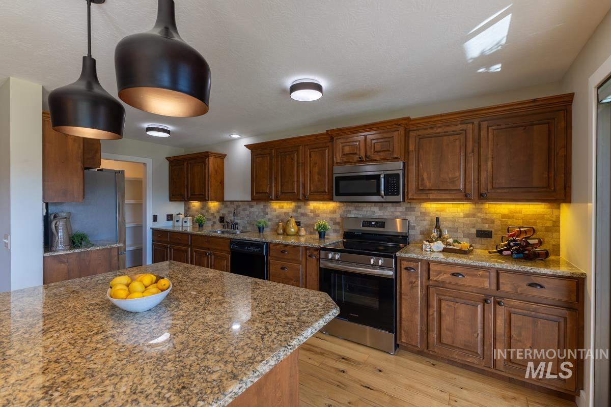 3100 W Crescent Rim Dr Property Photo 7