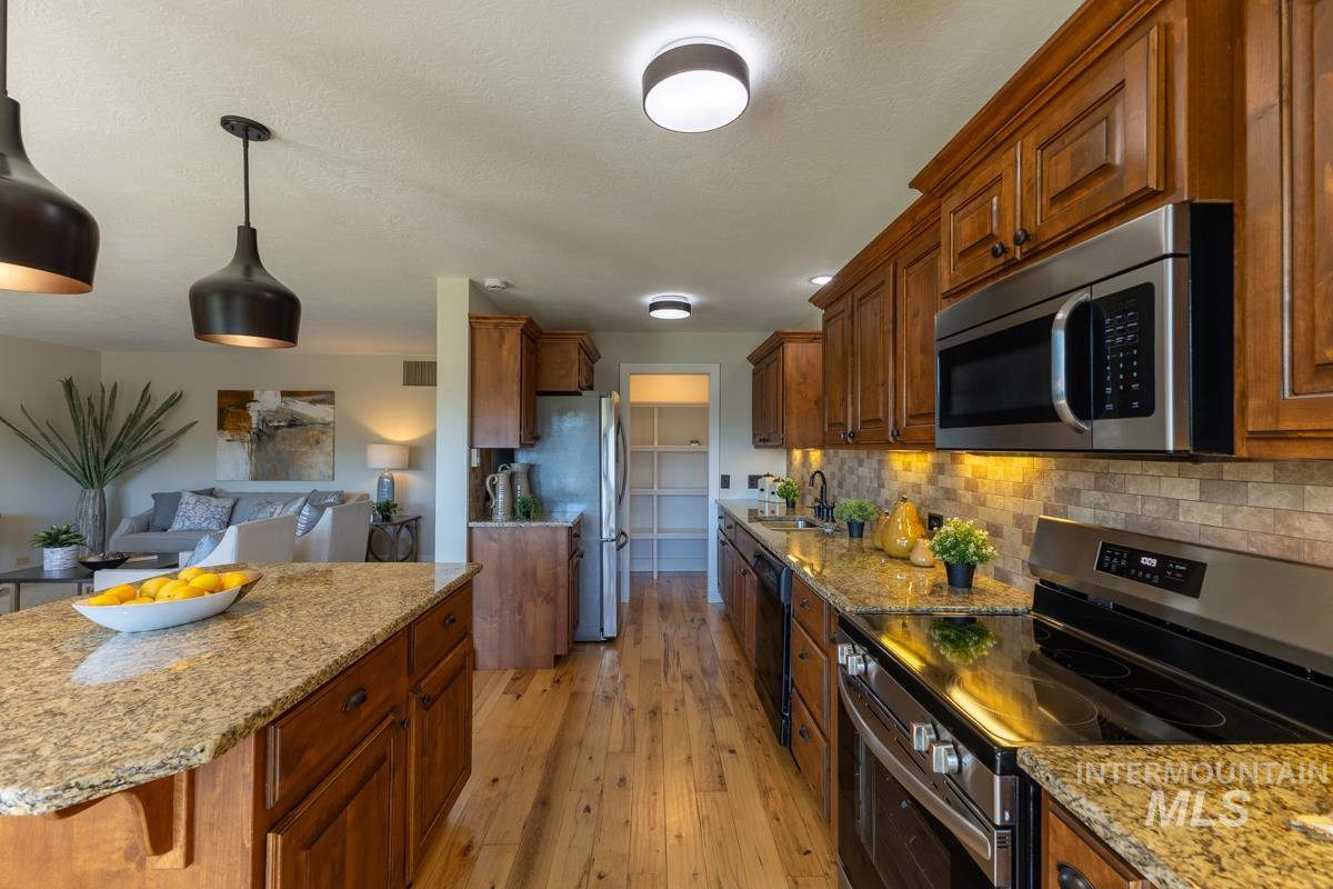 3100 W Crescent Rim Dr Property Photo 8