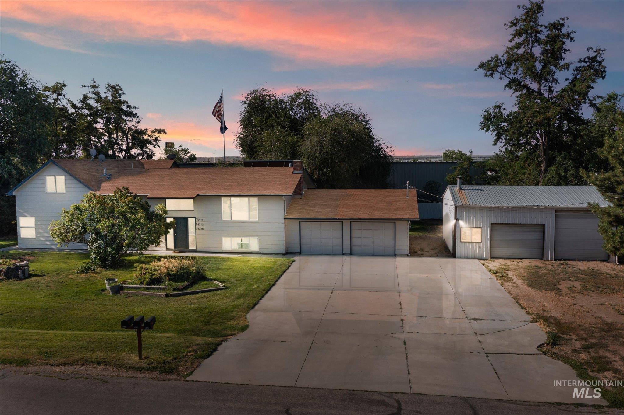 5313 W Malad
