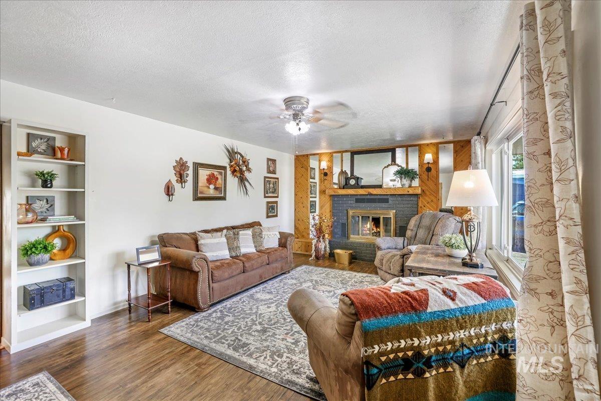 917 Del Mar Circle Property Photo 3