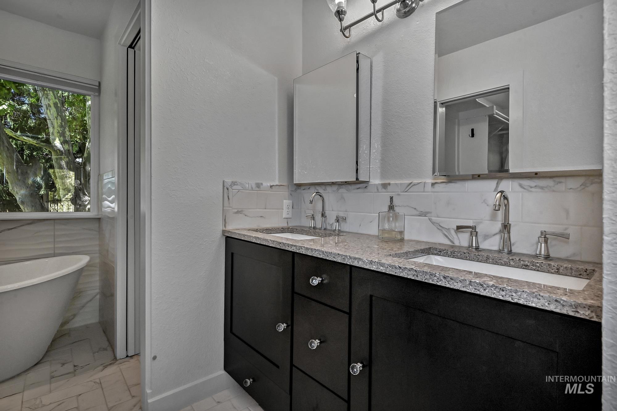 1067 N Arlington Dr Property Photo 24