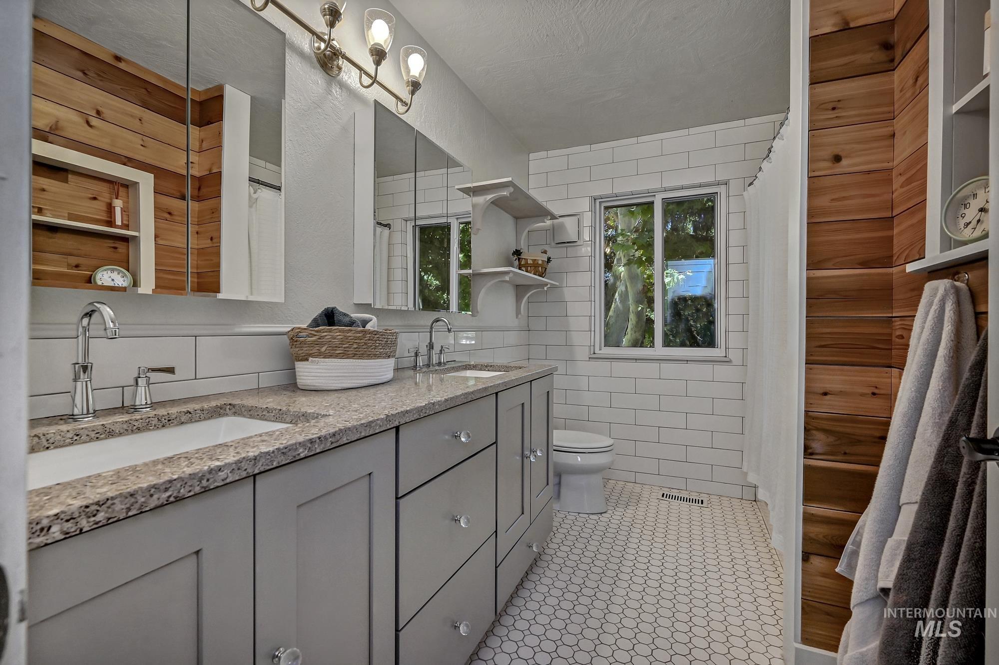 1067 N Arlington Dr Property Photo 32