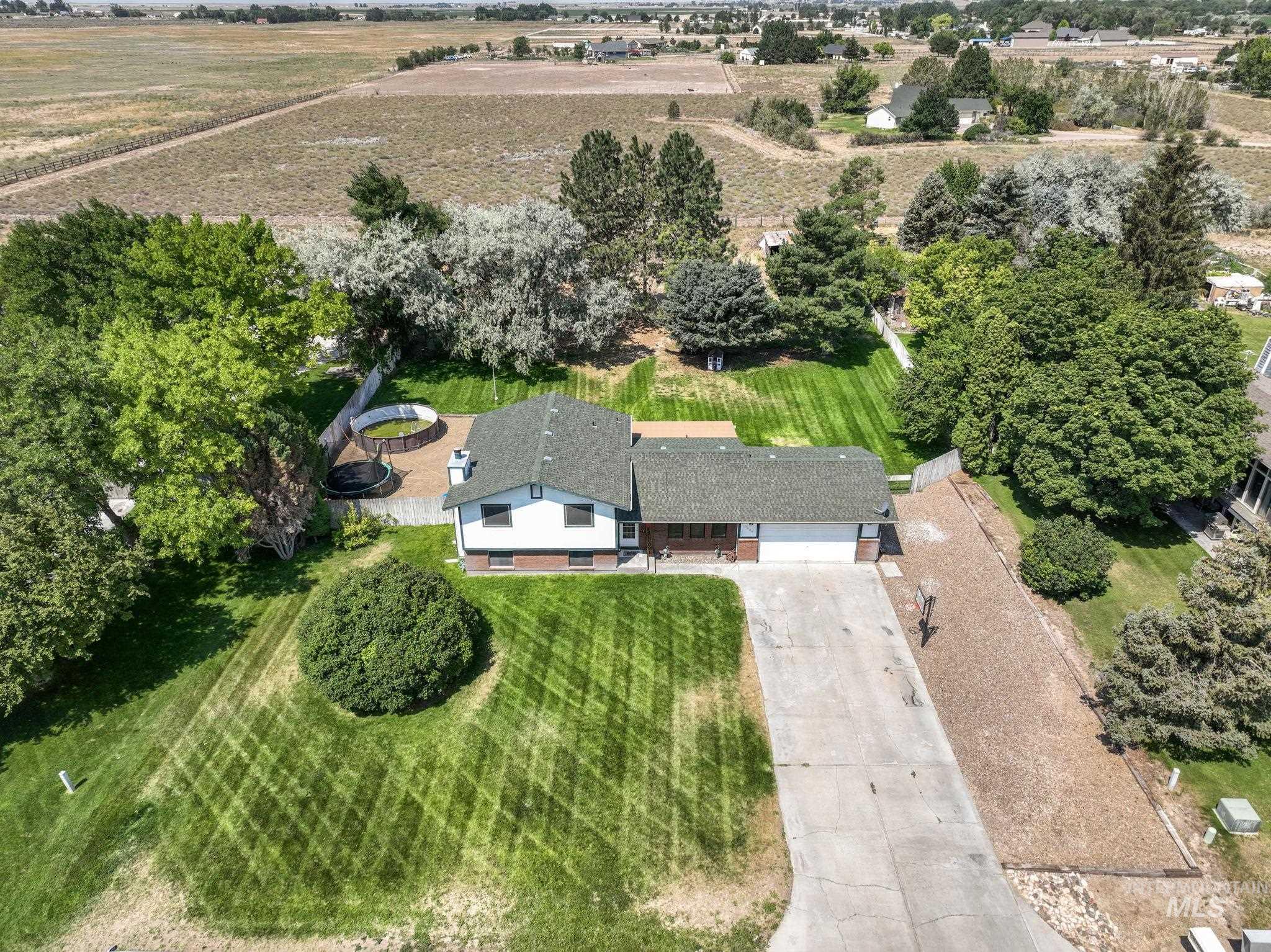 5909 Se Poppy Property Photo 1