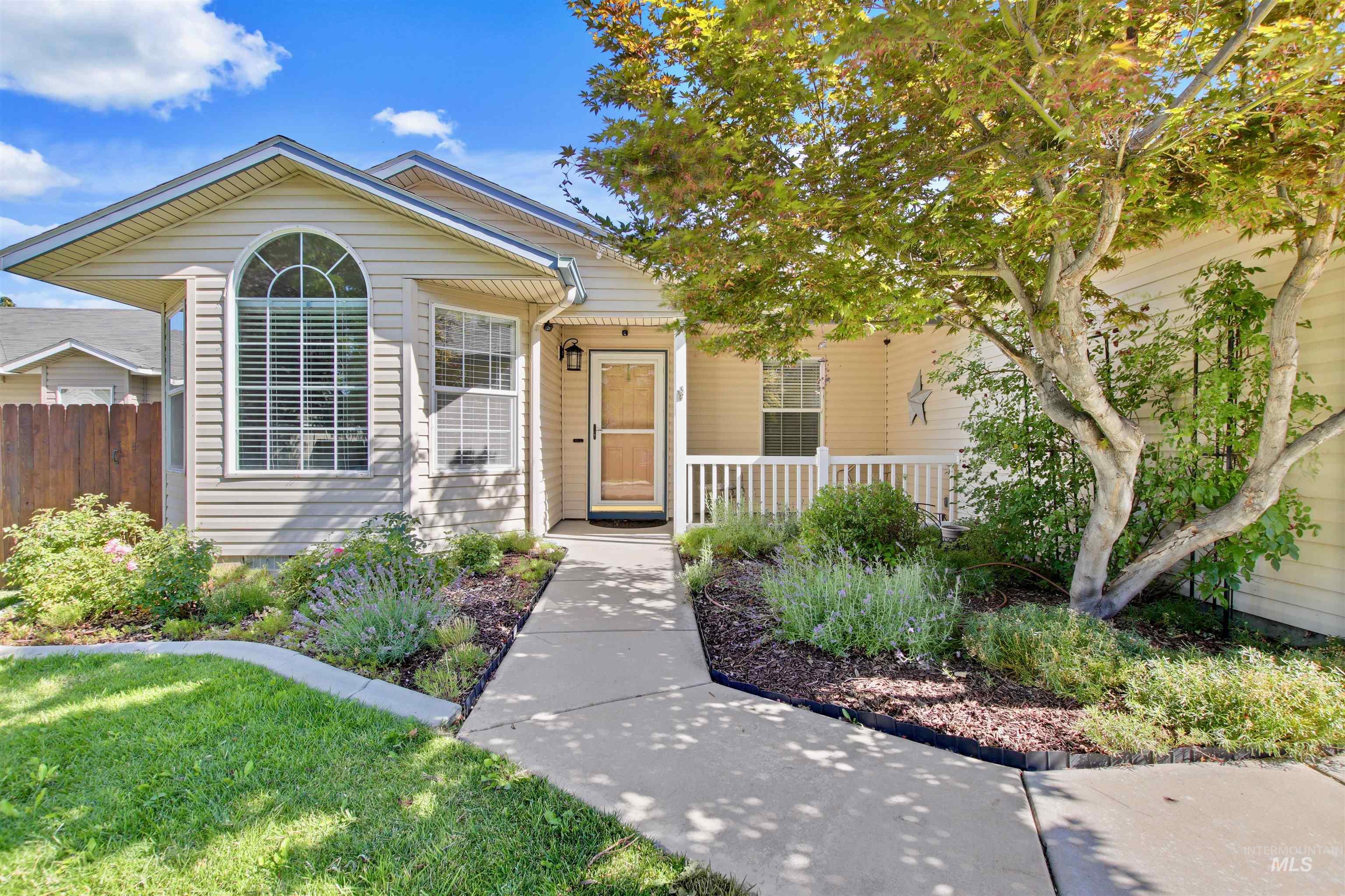 372 E Wood Owl Dr