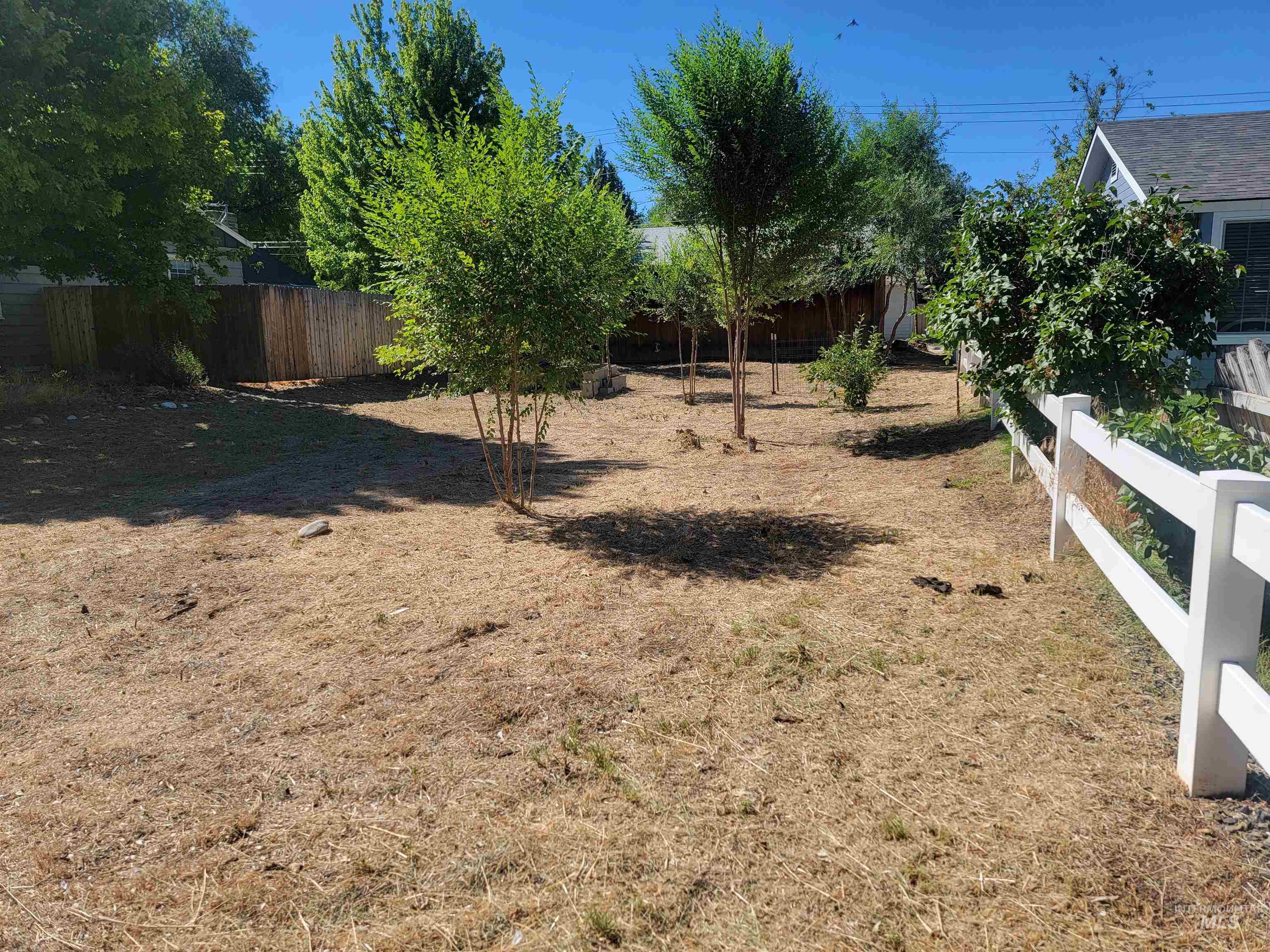 2907 W Pleasanton Property Photo 4