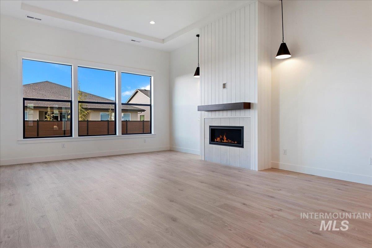 6829 N Valley Breeze Avenue Property Photo 8