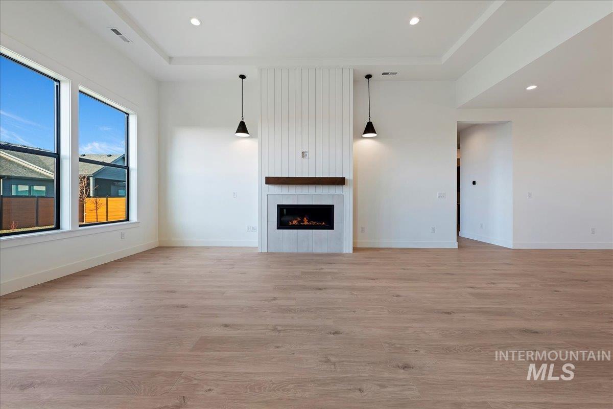 6829 N Valley Breeze Avenue Property Photo 9