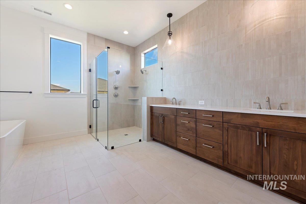 6829 N Valley Breeze Avenue Property Photo 26