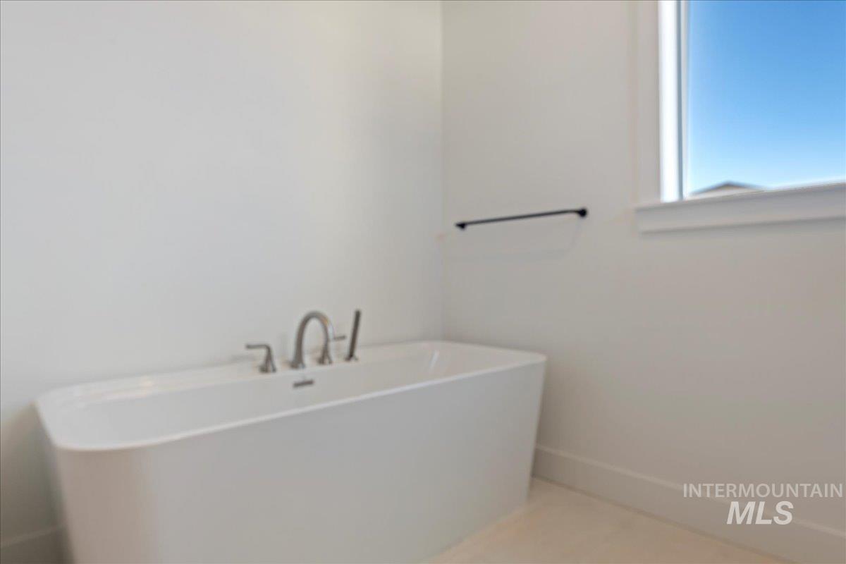 6829 N Valley Breeze Avenue Property Photo 28