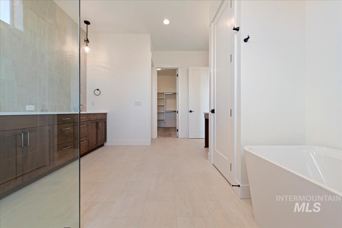 6829 N Valley Breeze Avenue Property Photo 29