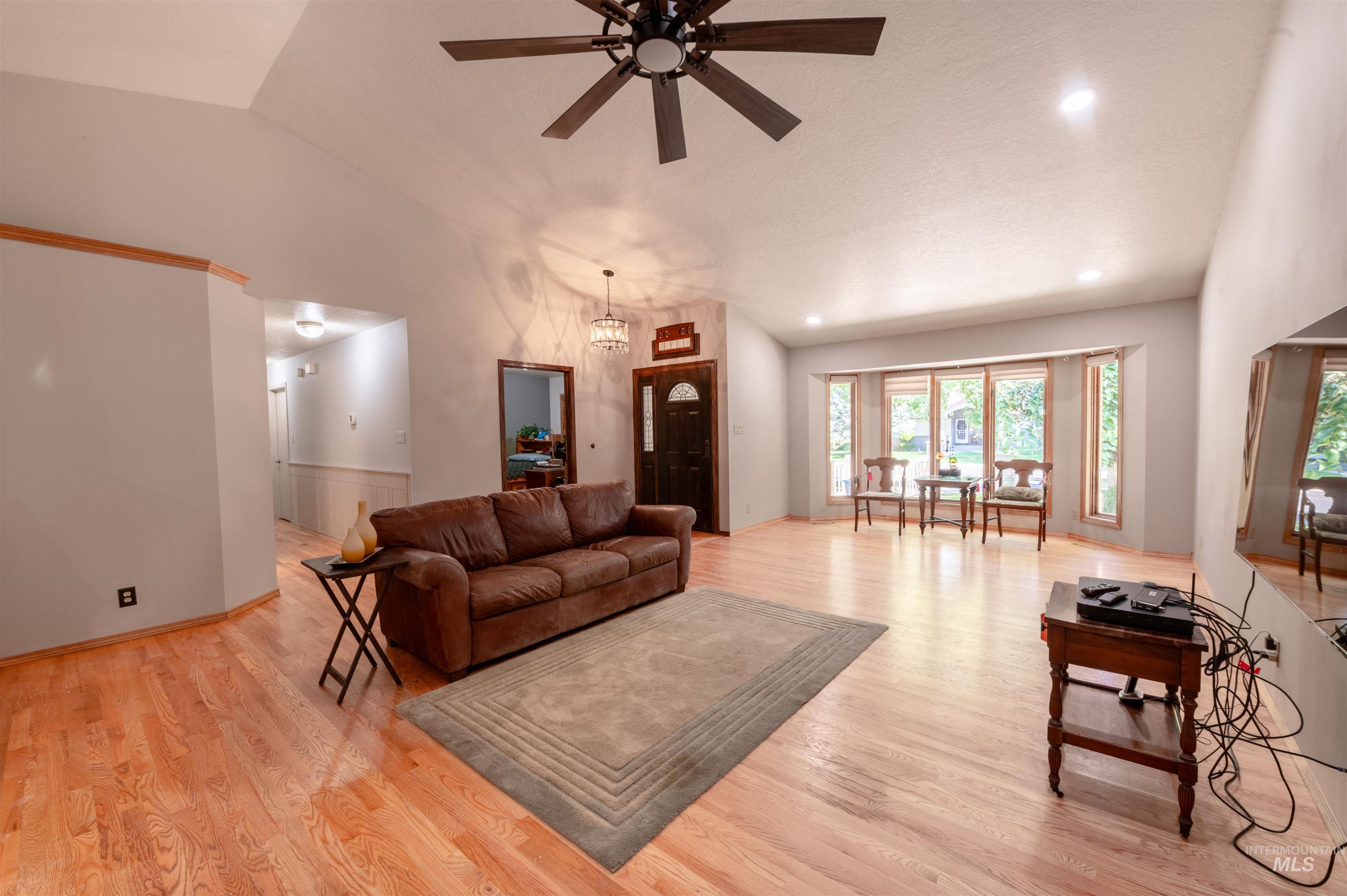 1840 Candleridge Dr Property Photo 1