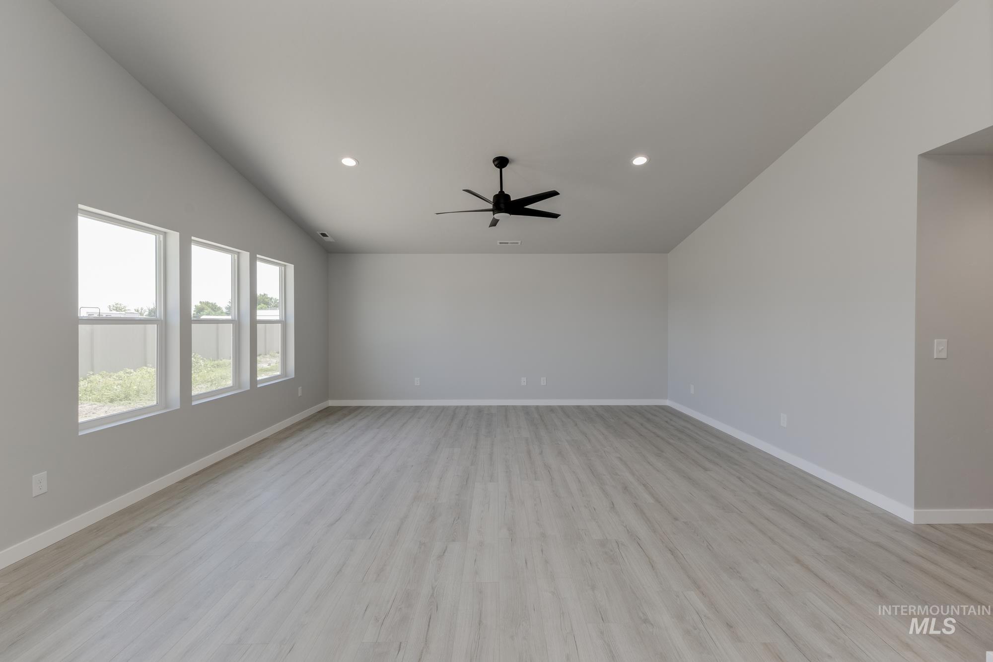 2384 N Carly Ave Property Photo 5