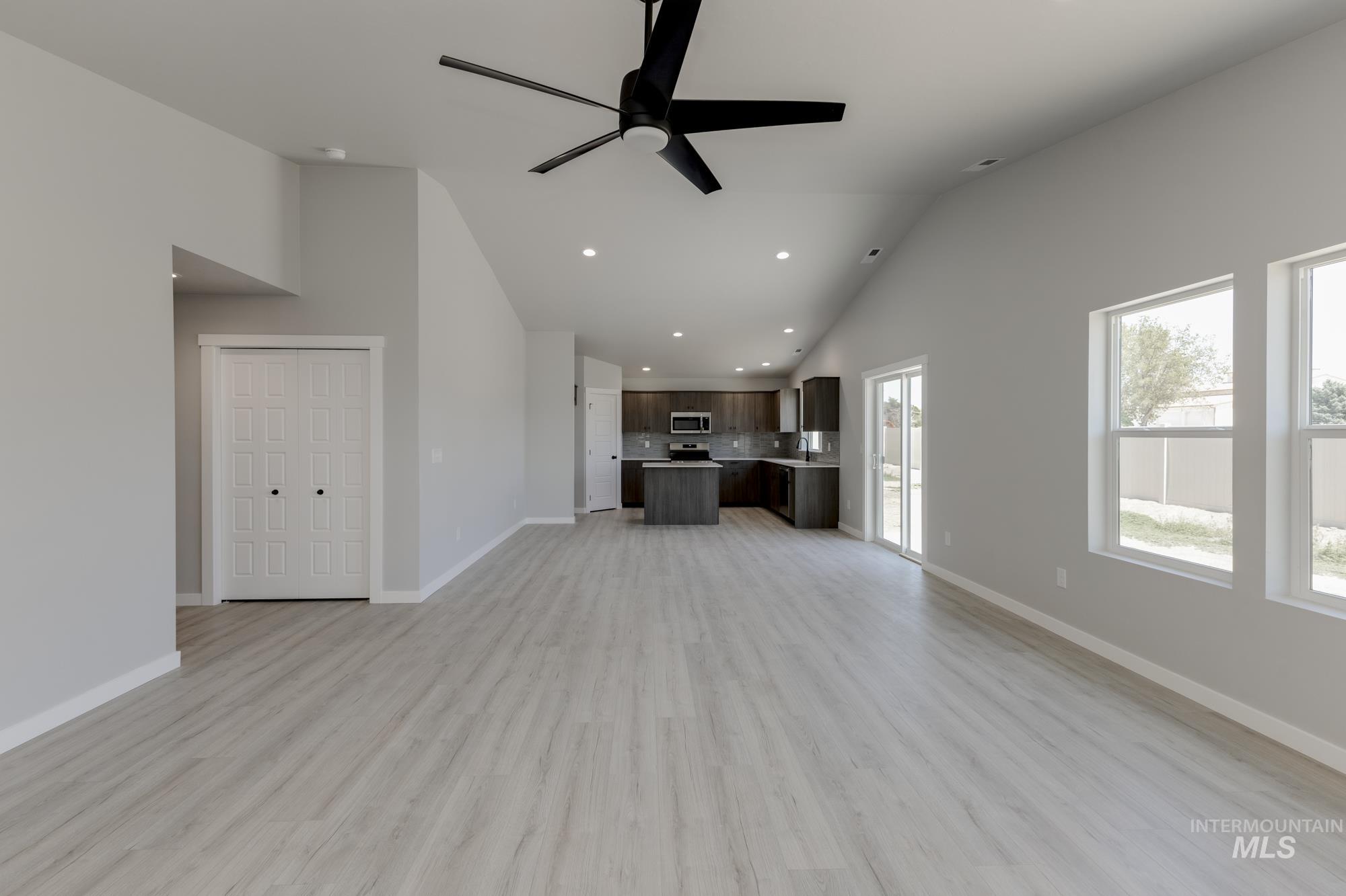 2384 N Carly Ave Property Photo 7