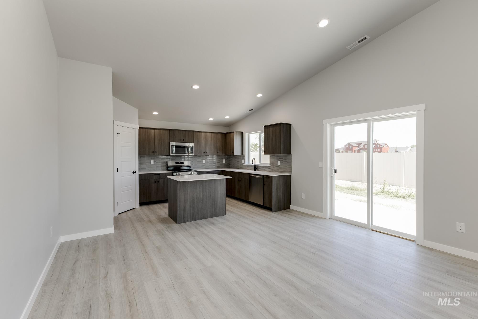 2384 N Carly Ave Property Photo 8