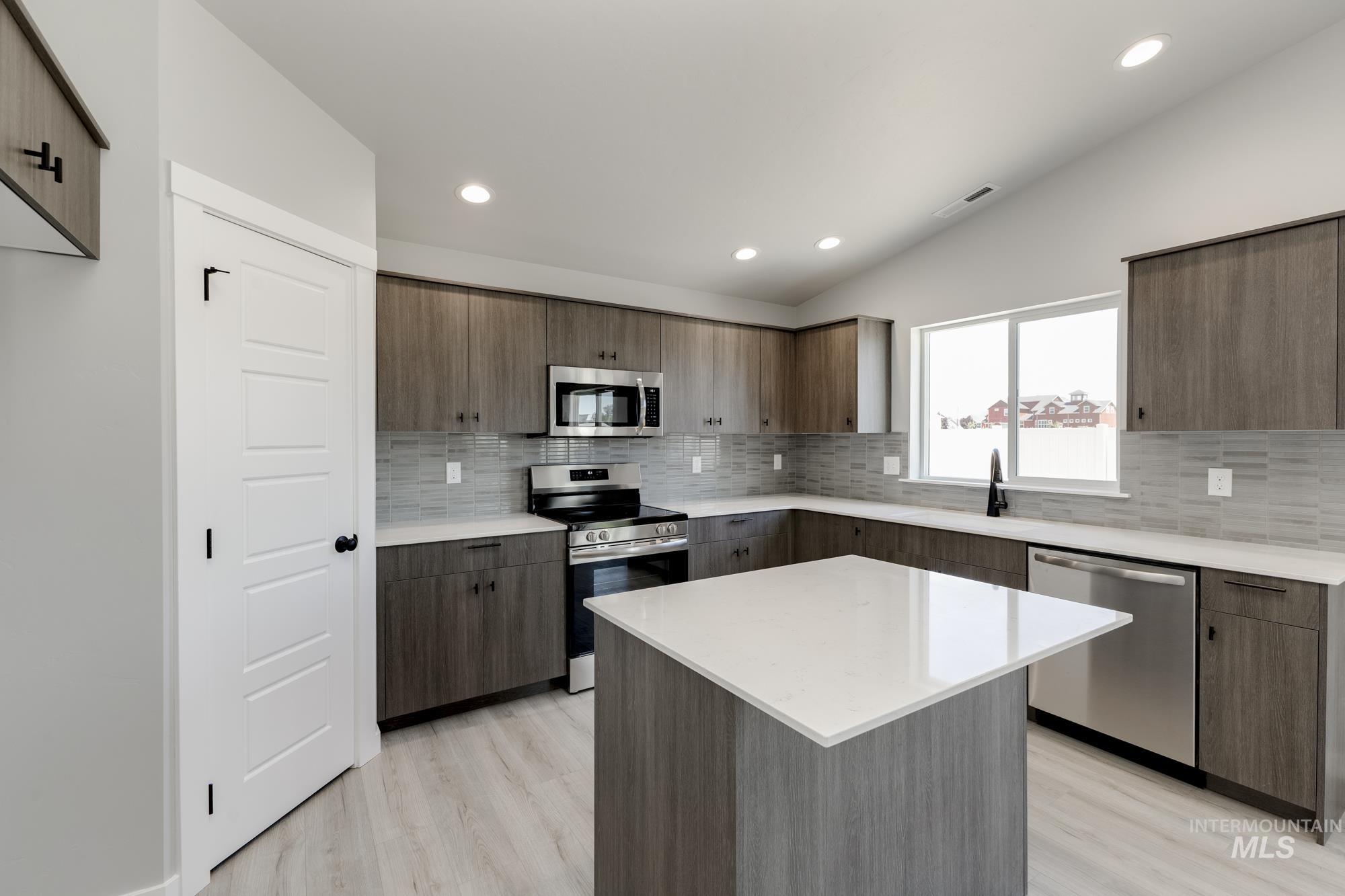 2384 N Carly Ave Property Photo 10