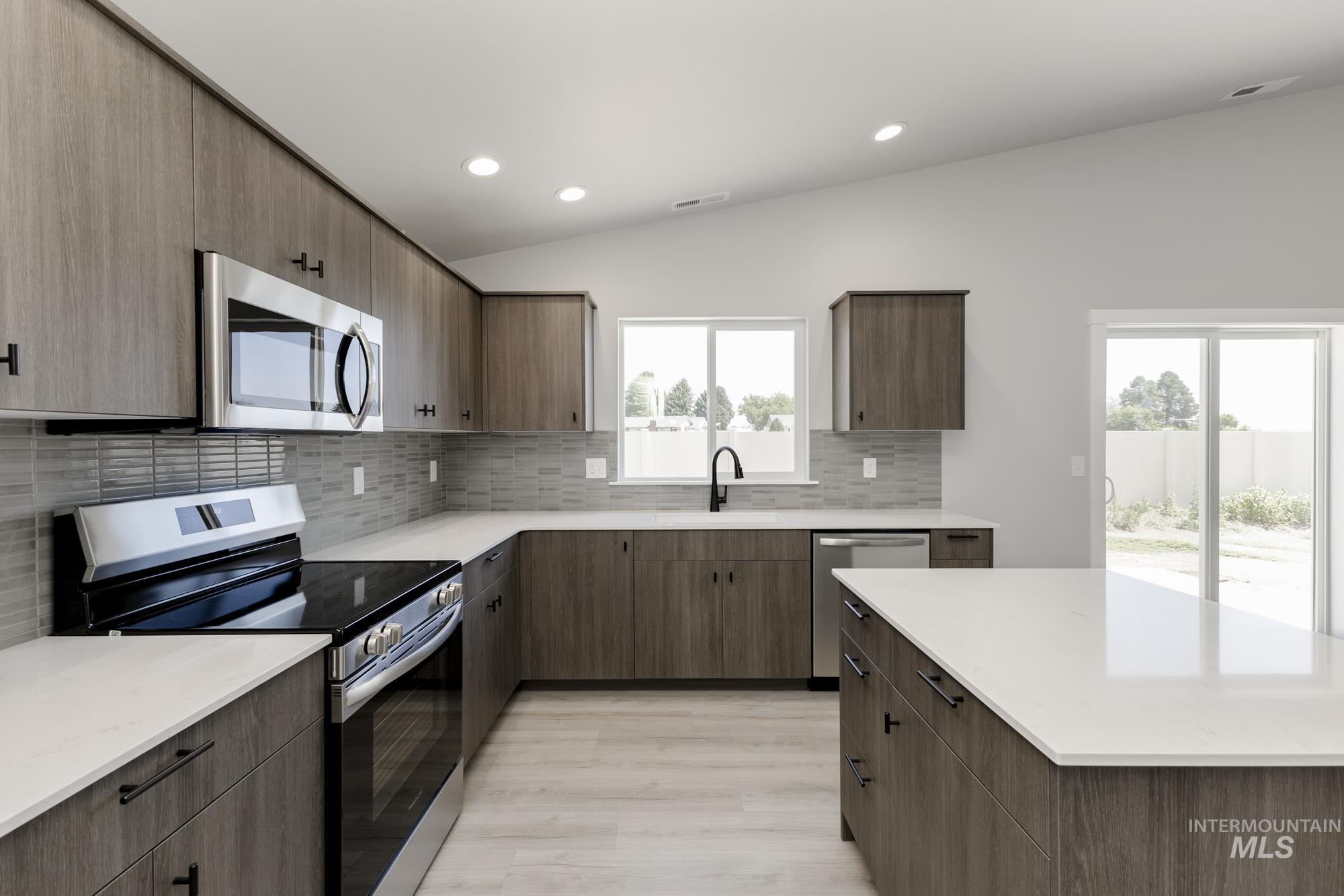 2384 N Carly Ave Property Photo 11