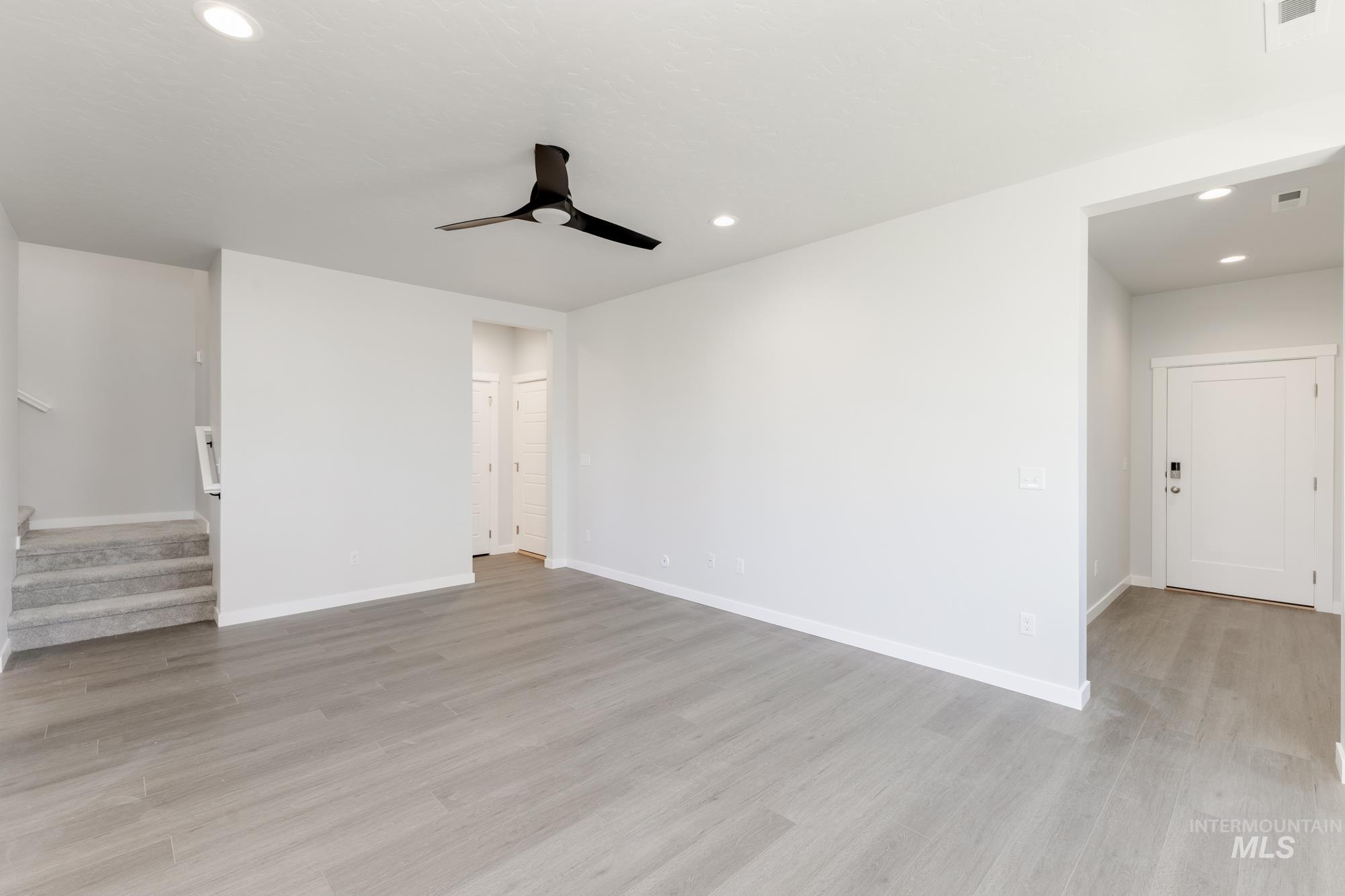 4995 S Amorita Ave Property Photo 3