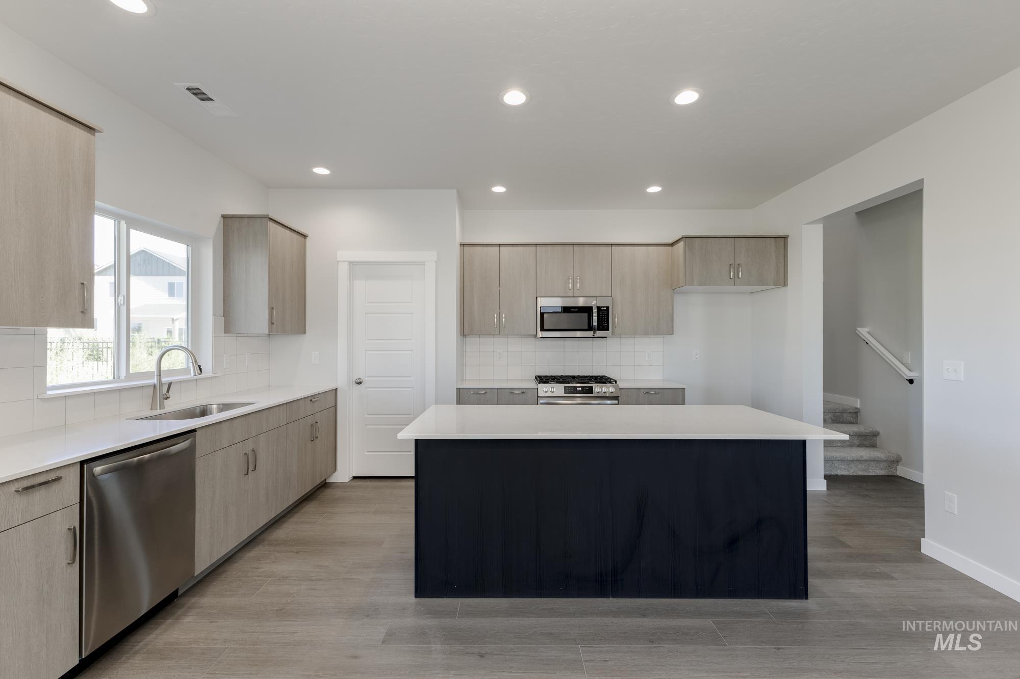 4995 S Amorita Ave Property Photo 4