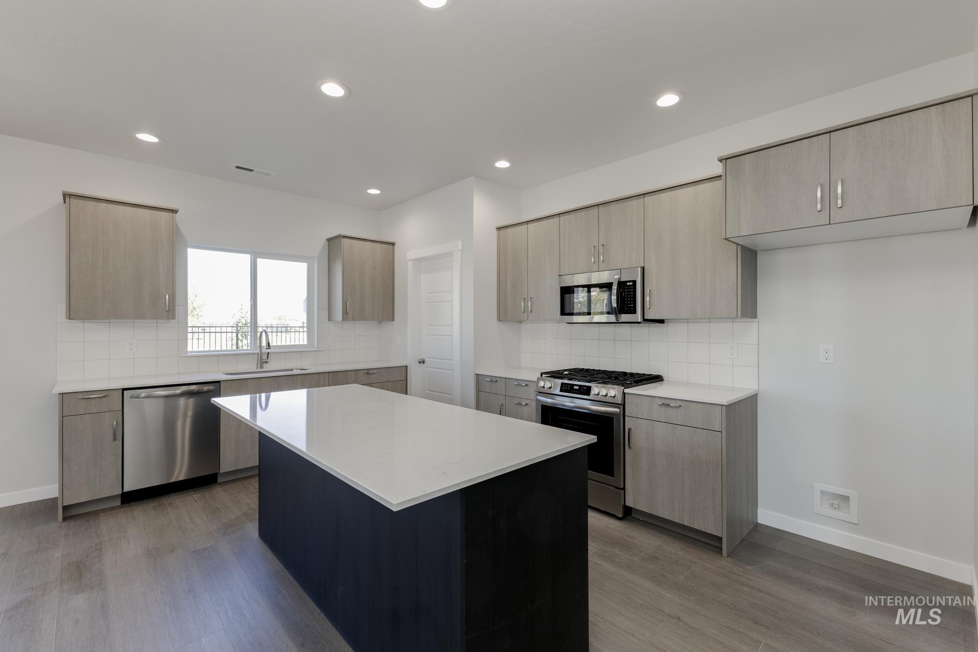 4995 S Amorita Ave Property Photo 5