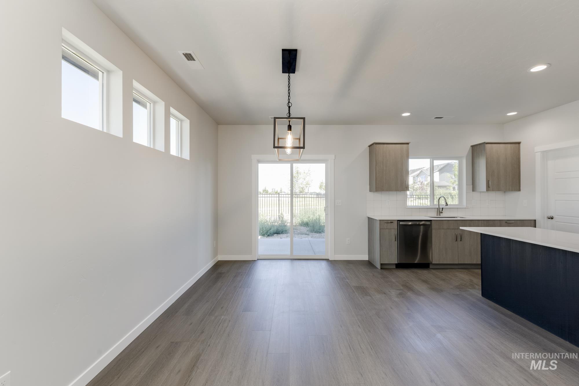 4995 S Amorita Ave Property Photo 7