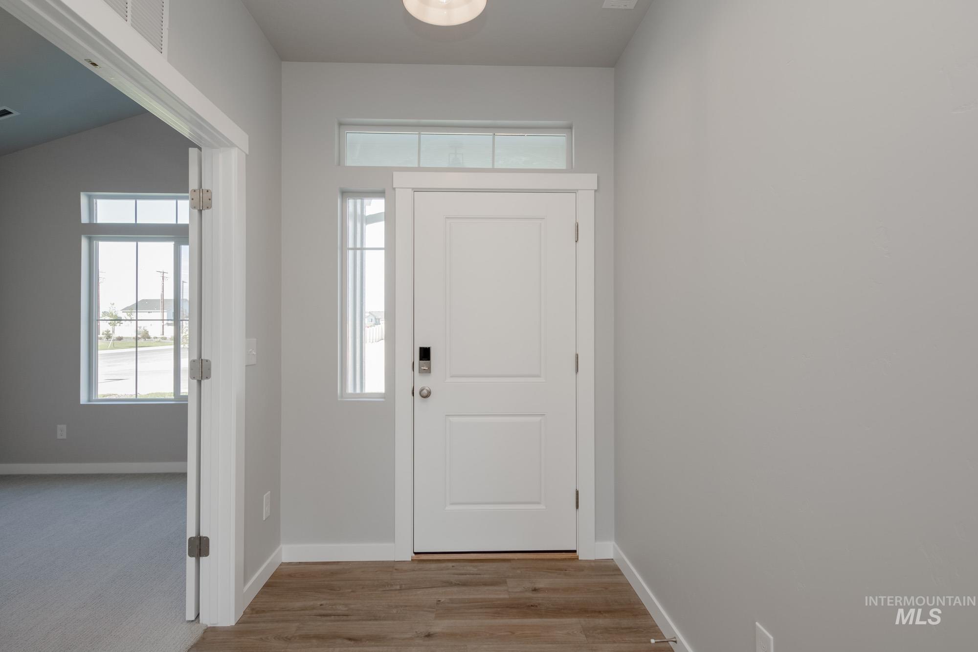 16696 Carlin Ave Property Photo 3