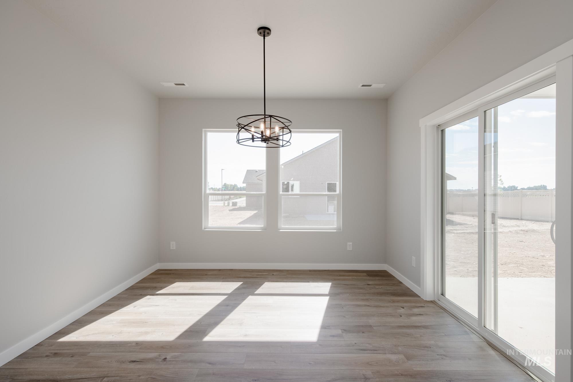 16696 Carlin Ave Property Photo 12