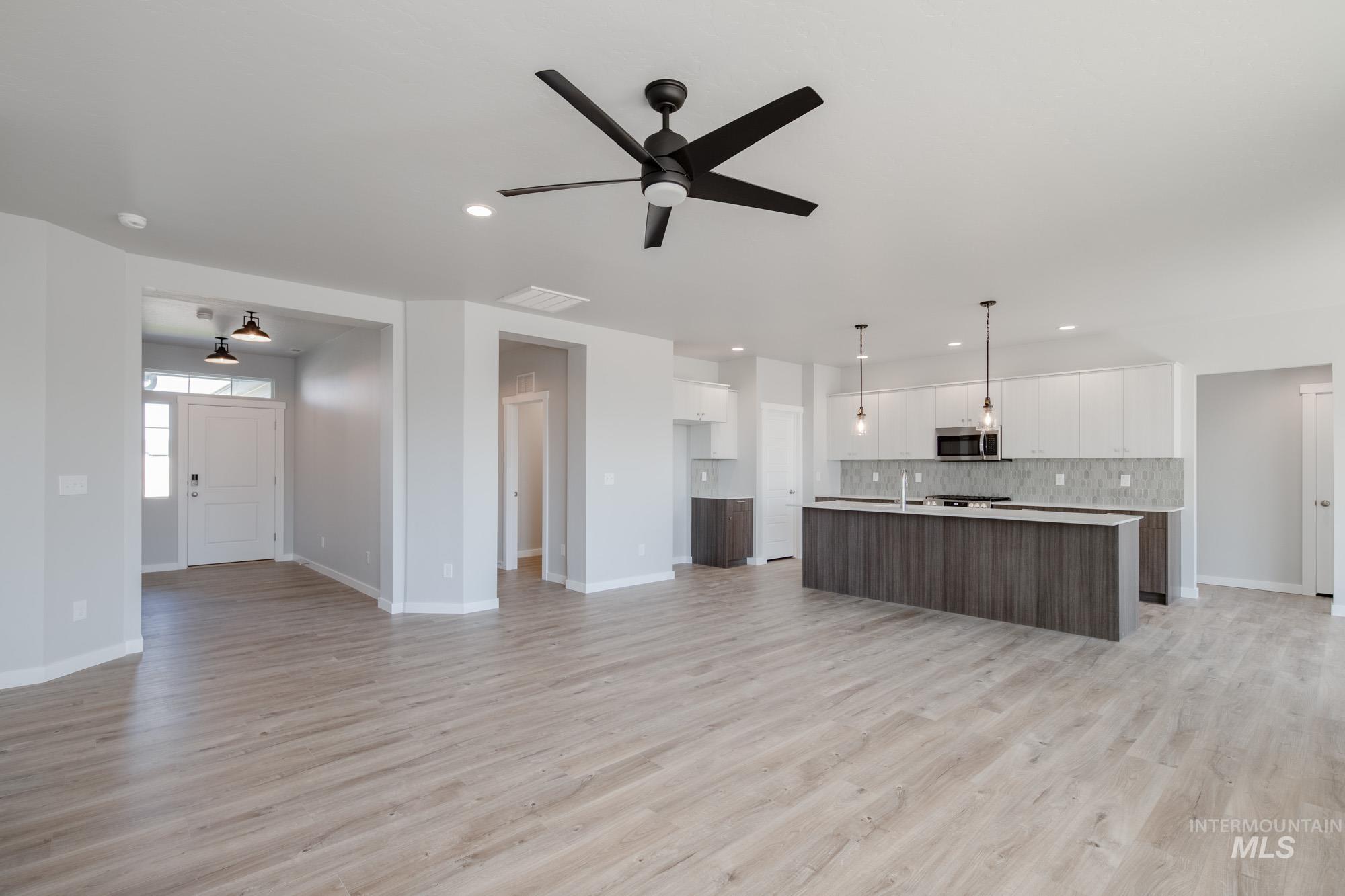 16696 Carlin Ave Property Photo 17