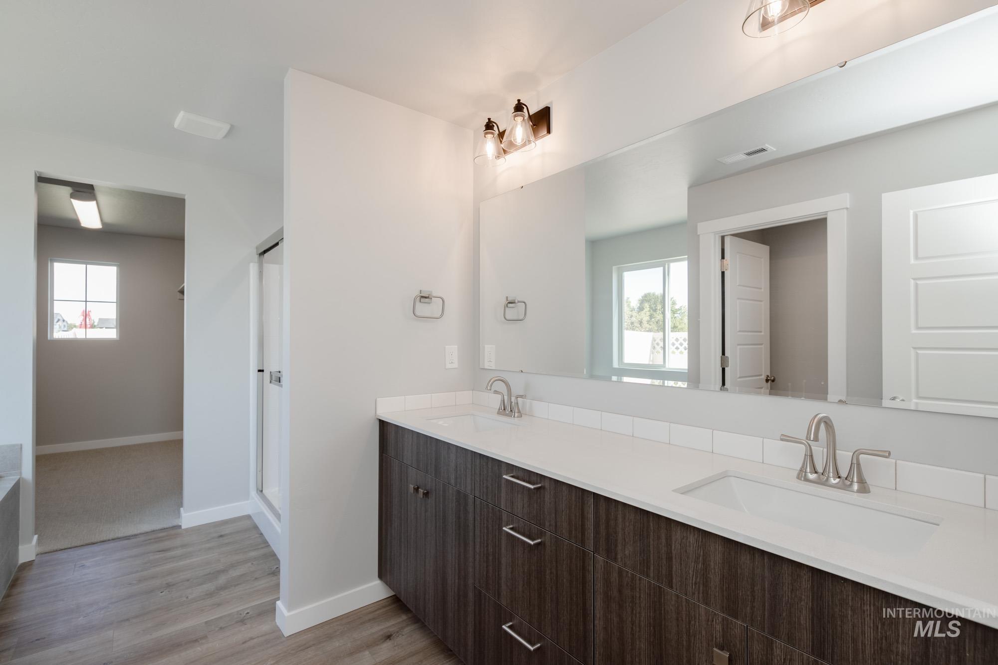 16696 Carlin Ave Property Photo 24