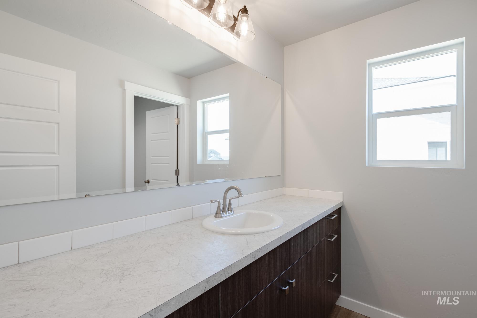 16696 Carlin Ave Property Photo 28