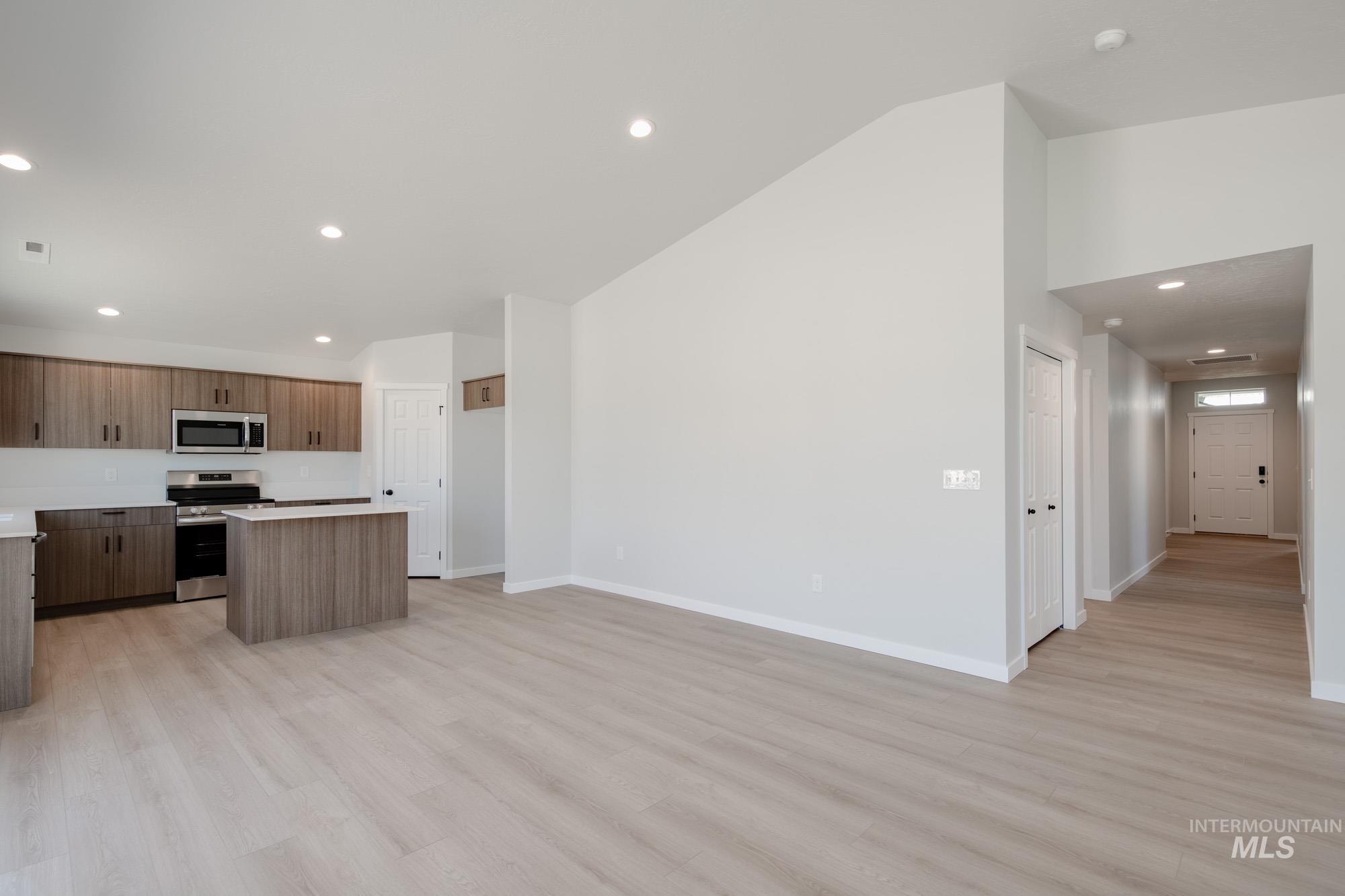 13342 Cut St Property Photo 6