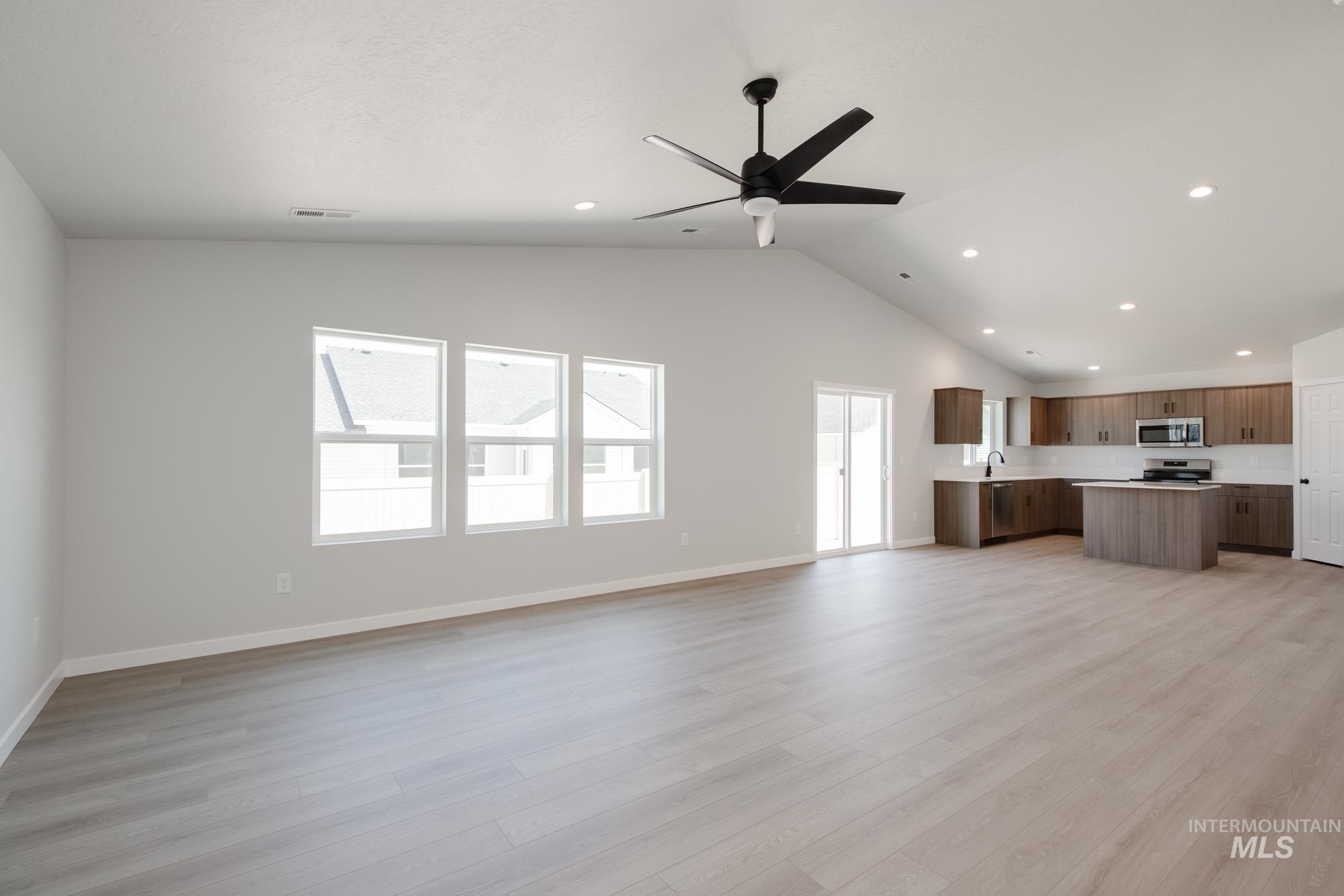 13342 Cut St Property Photo 10