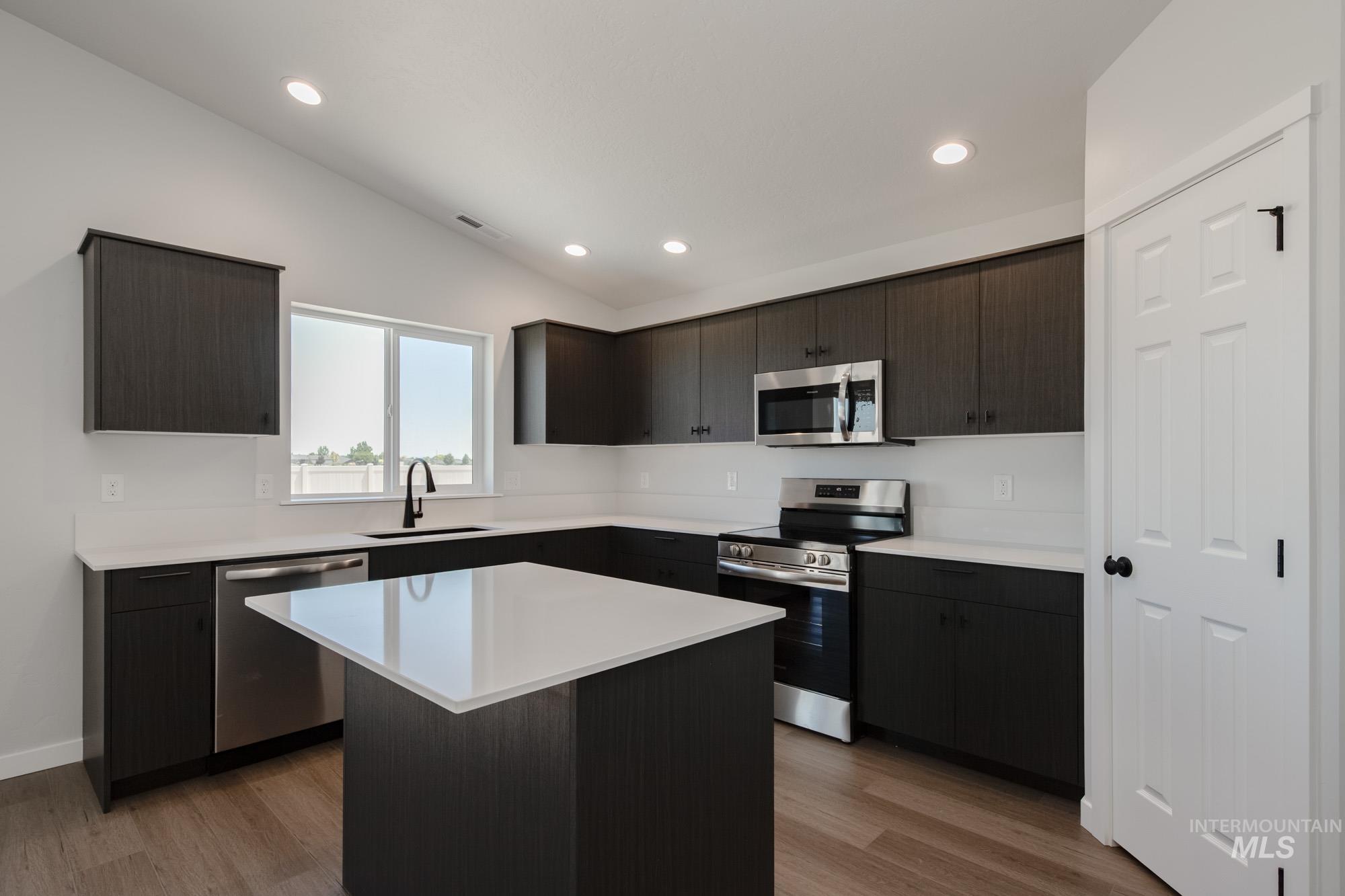 16290 Backfill Pl Property Photo 4