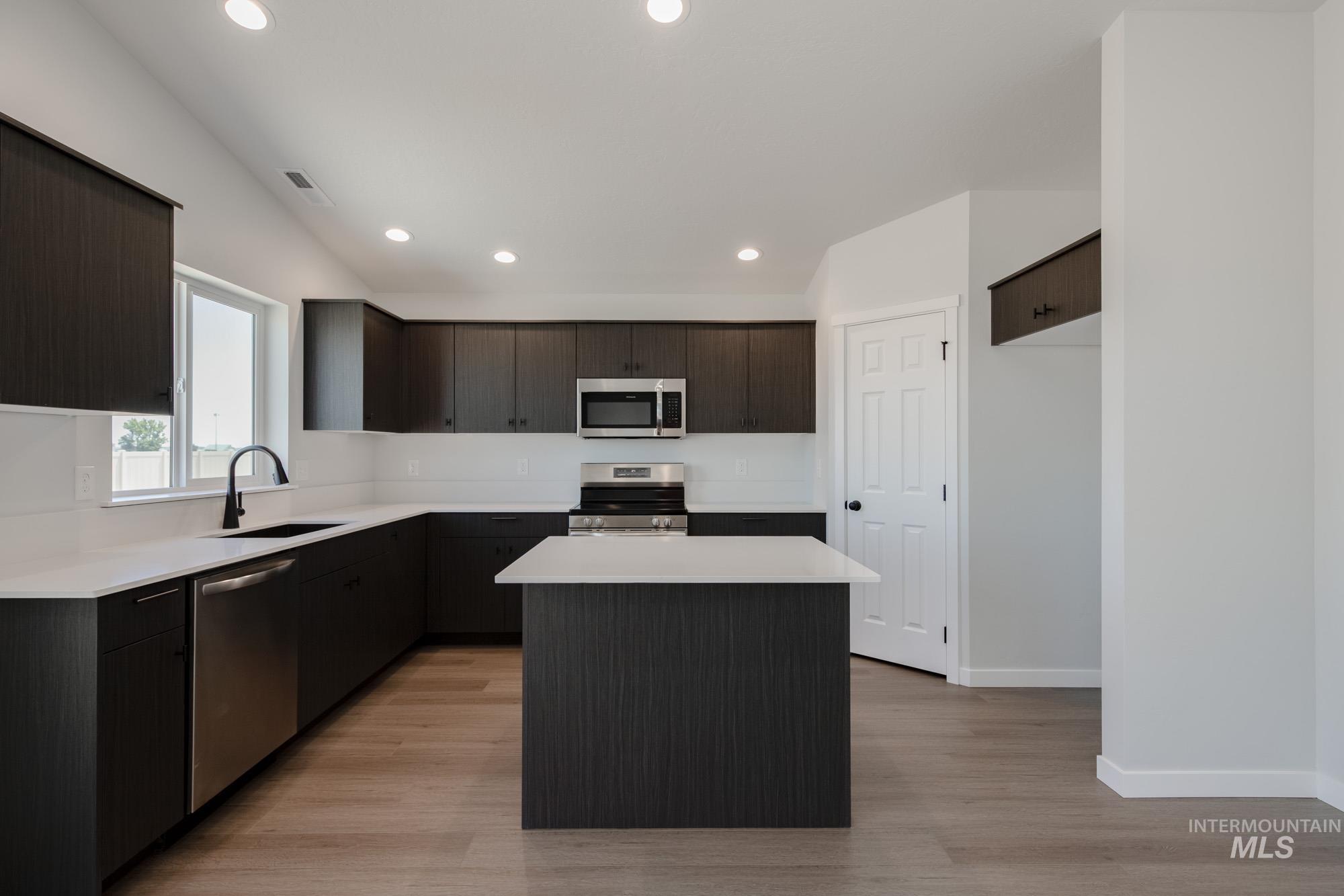 16290 Backfill Pl Property Photo 5