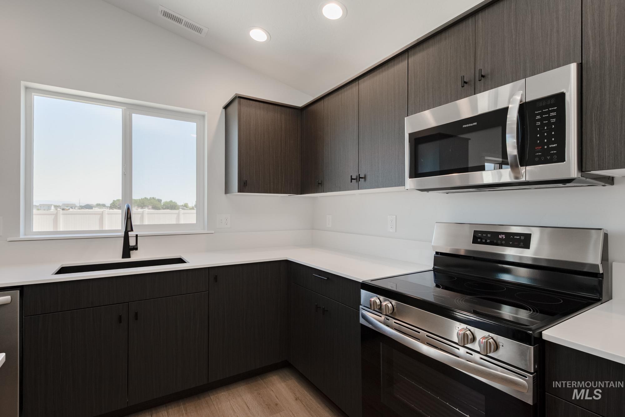 16290 Backfill Pl Property Photo 6