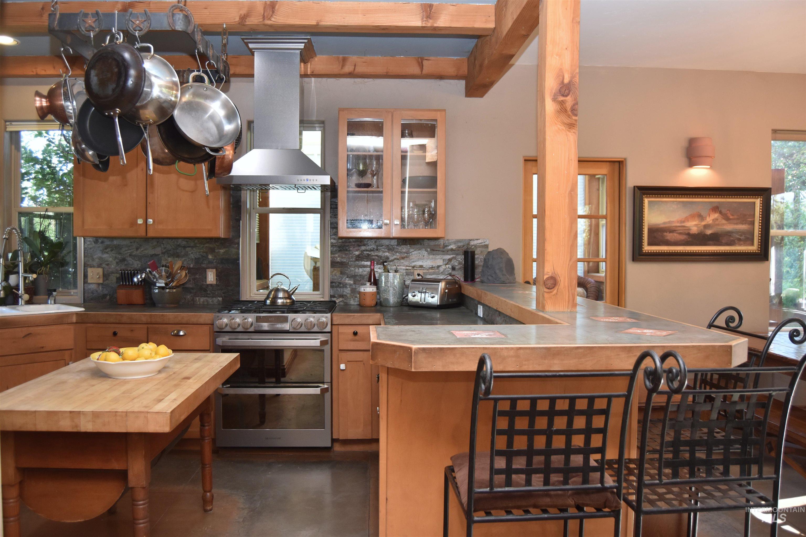 257 N Elk Creek Road Property Photo 1