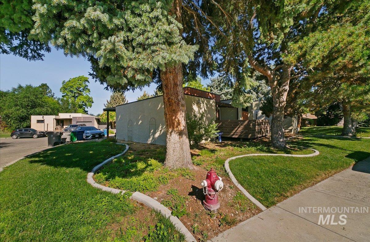 1857 S Tuesday Ln Property Photo 5