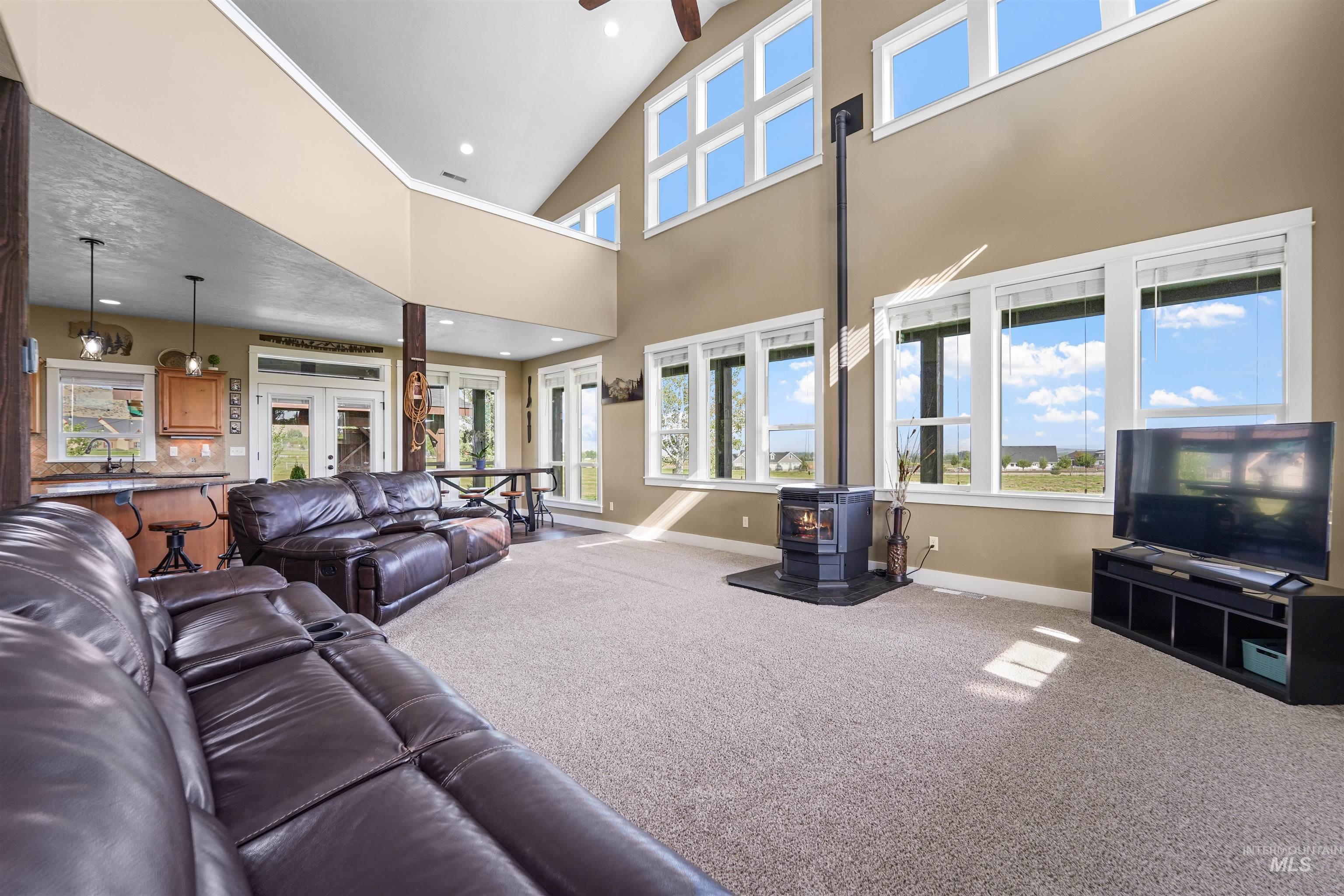 7065 Mustang Lane Property Photo 4