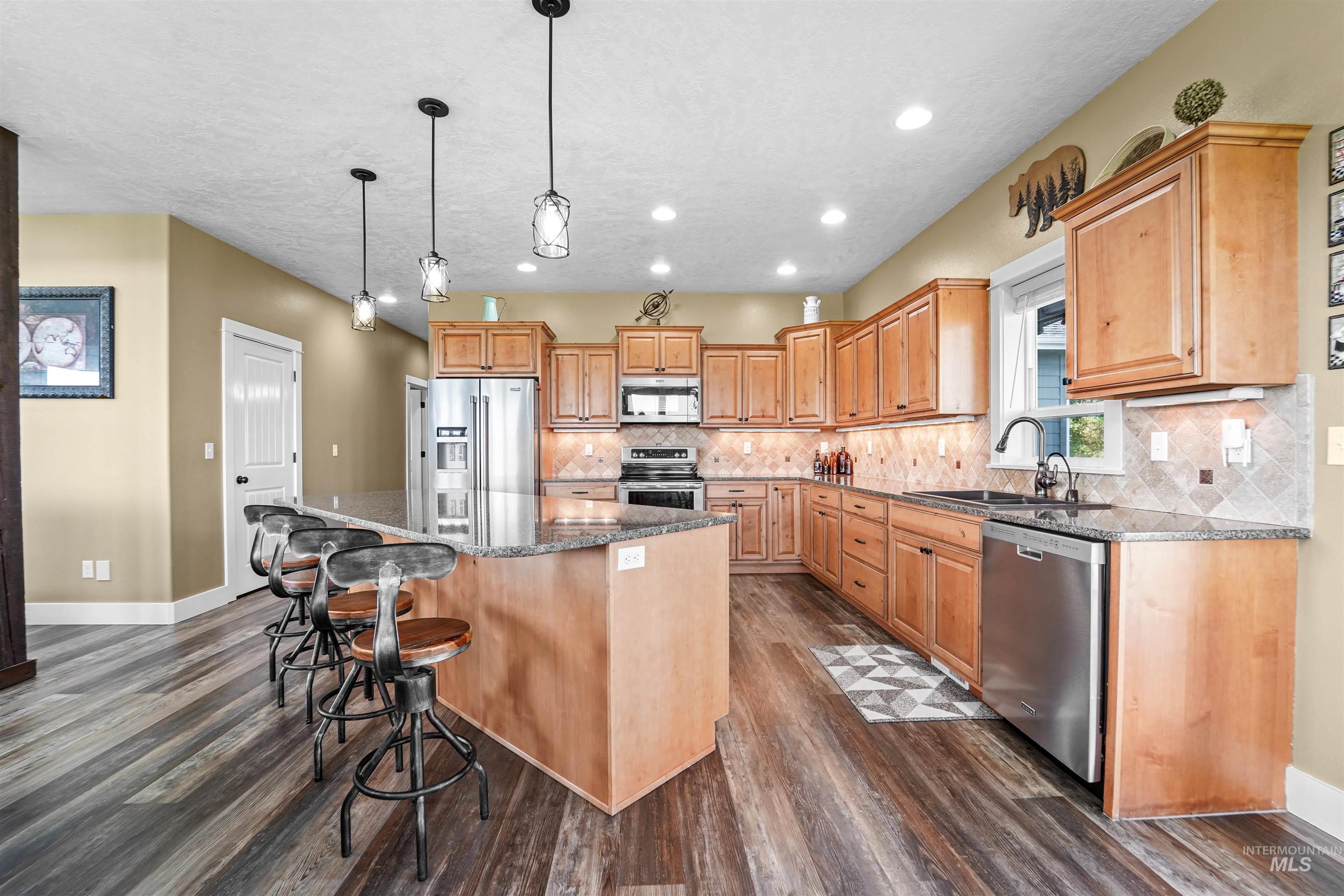 7065 Mustang Lane Property Photo 6