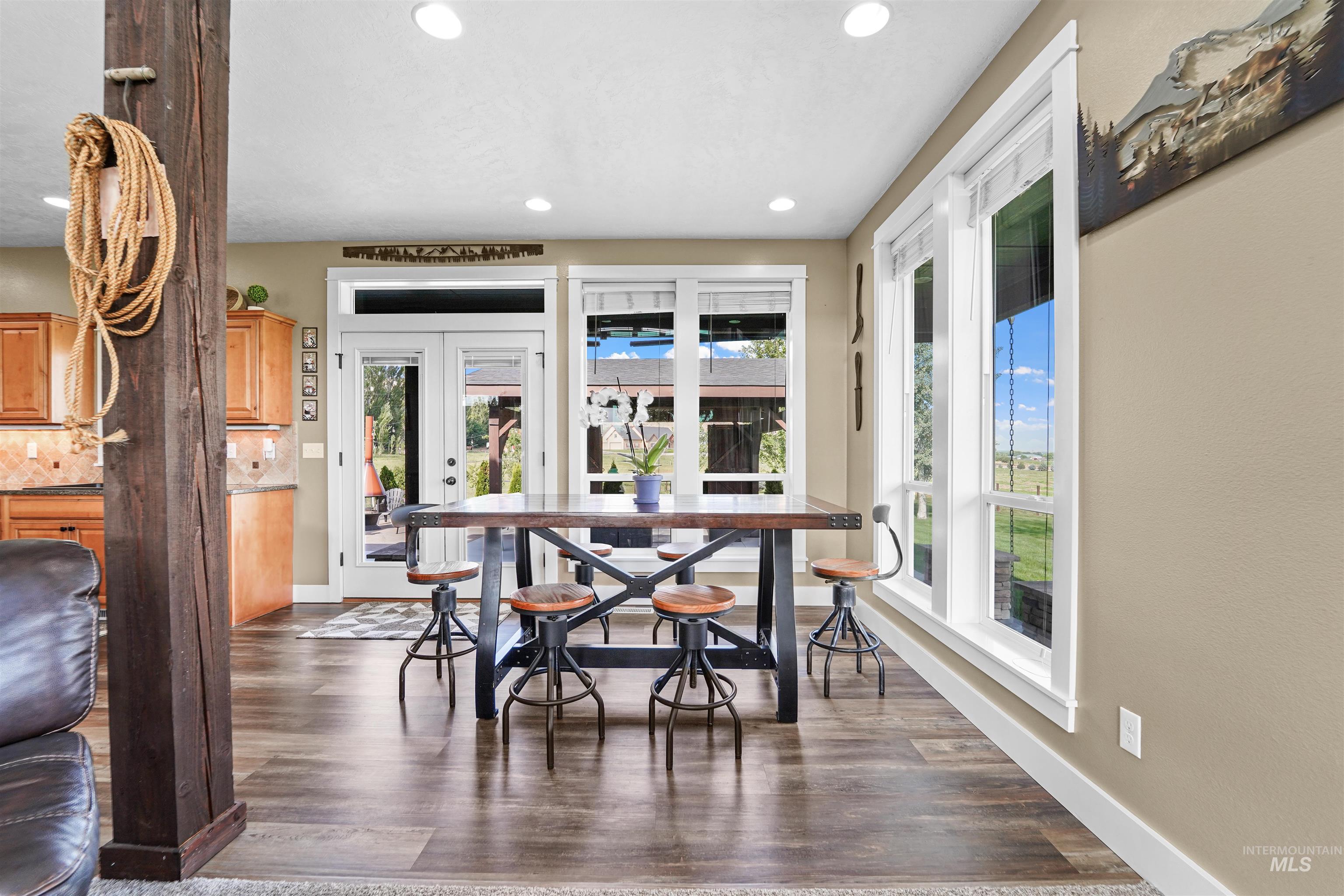 7065 Mustang Lane Property Photo 9