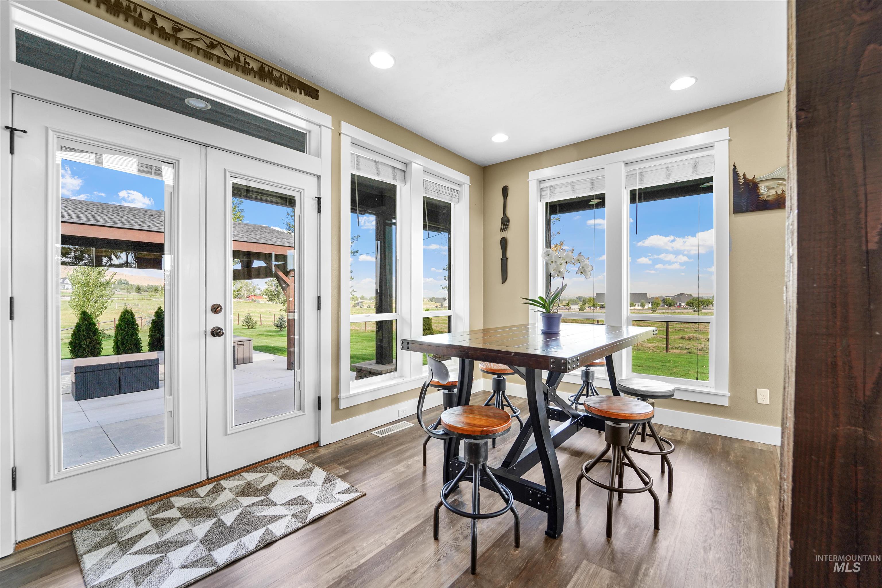 7065 Mustang Lane Property Photo 10