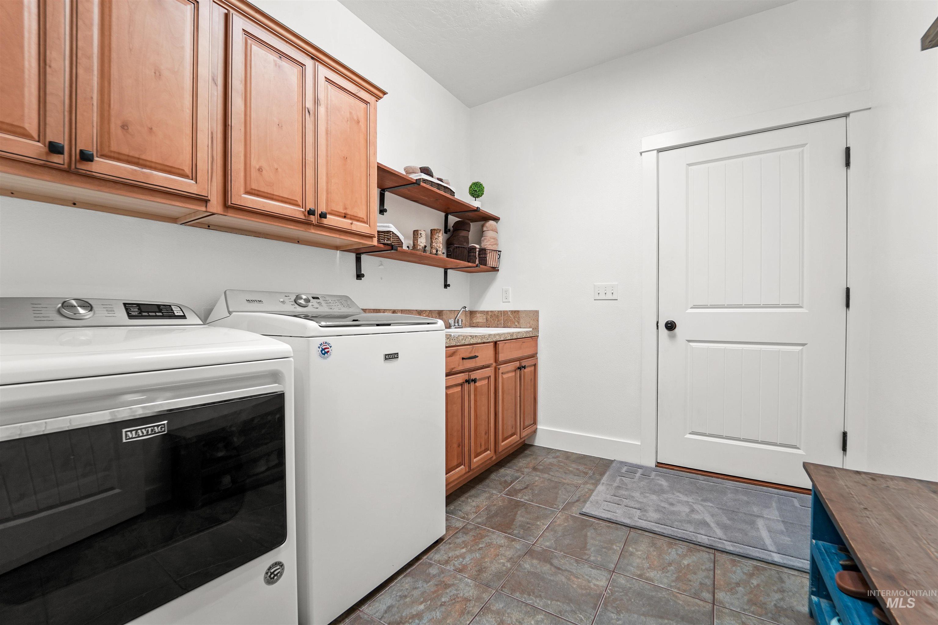 7065 Mustang Lane Property Photo 11