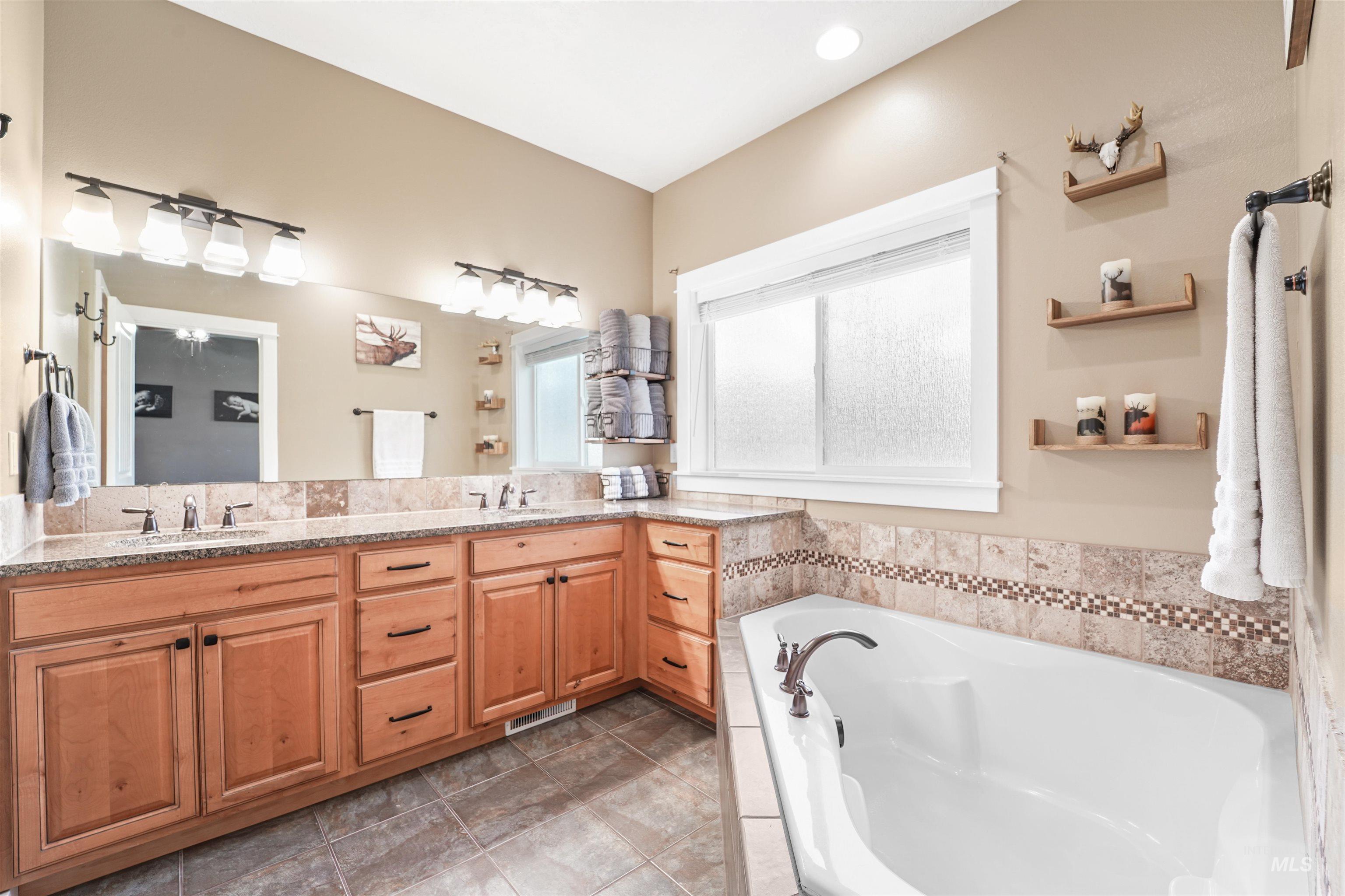 7065 Mustang Lane Property Photo 14