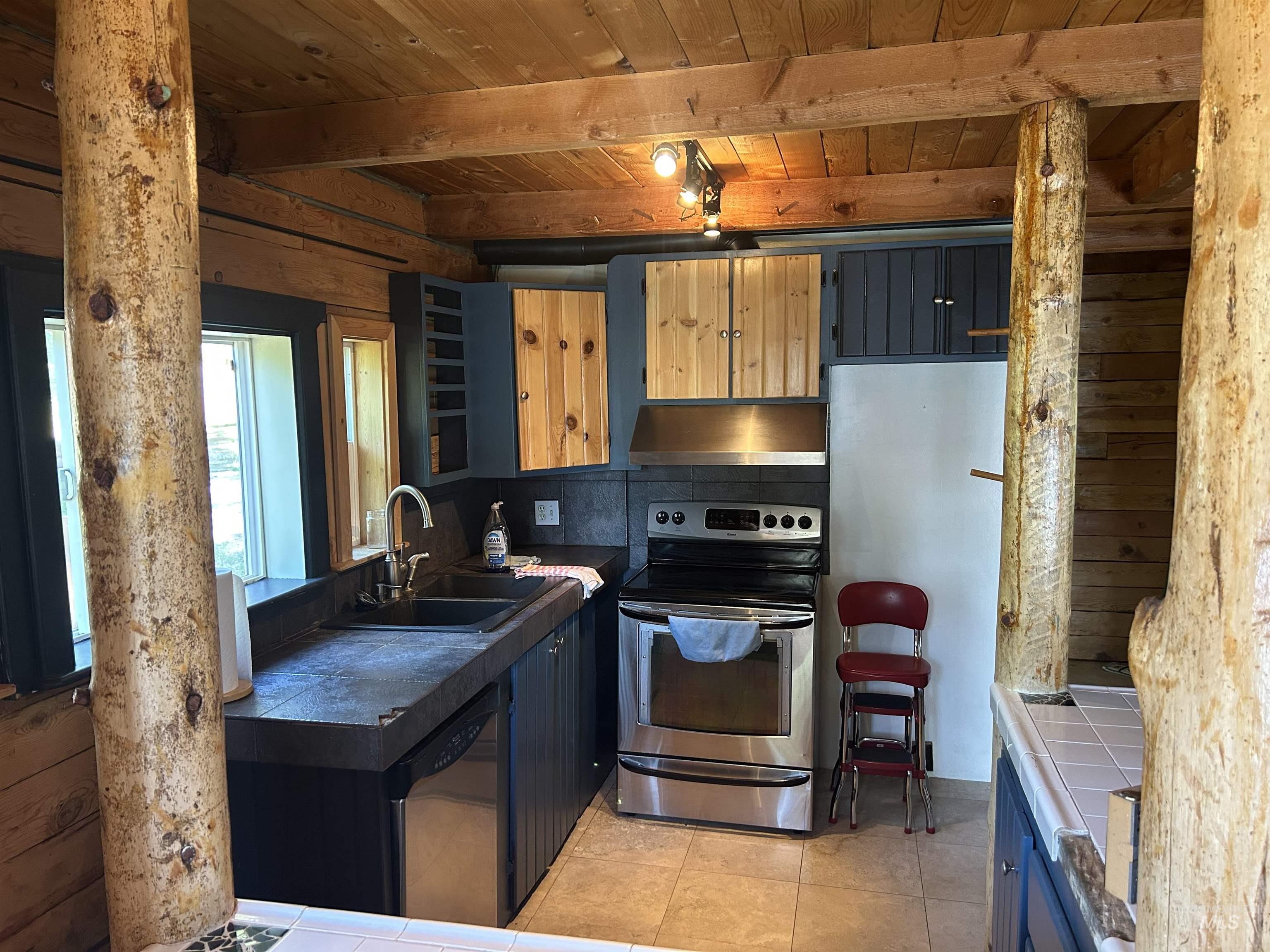 36 Aspen Dr Property Photo 9