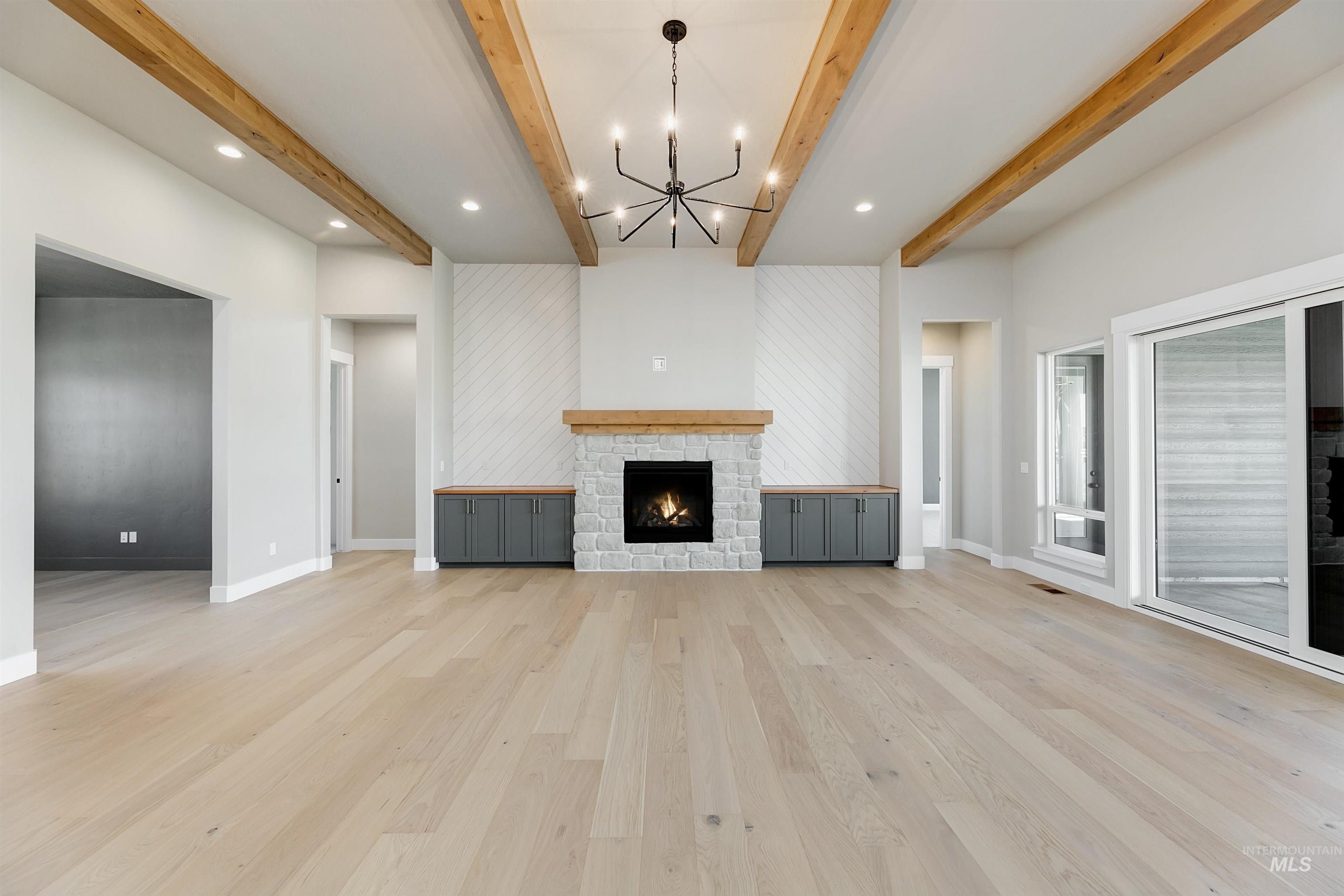 7665 W Diamond Lake Dr Property Photo 8