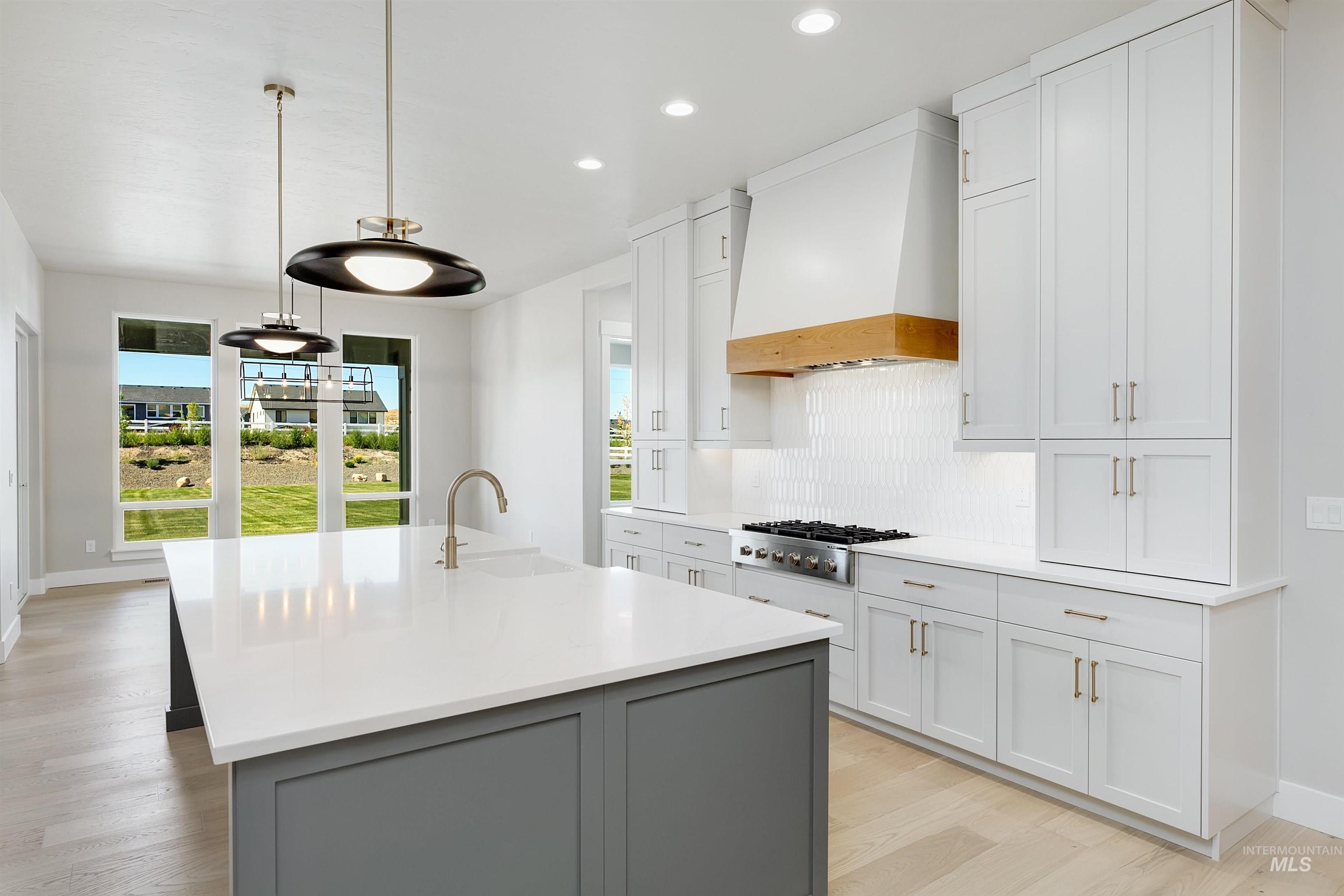 7665 W Diamond Lake Dr Property Photo 11